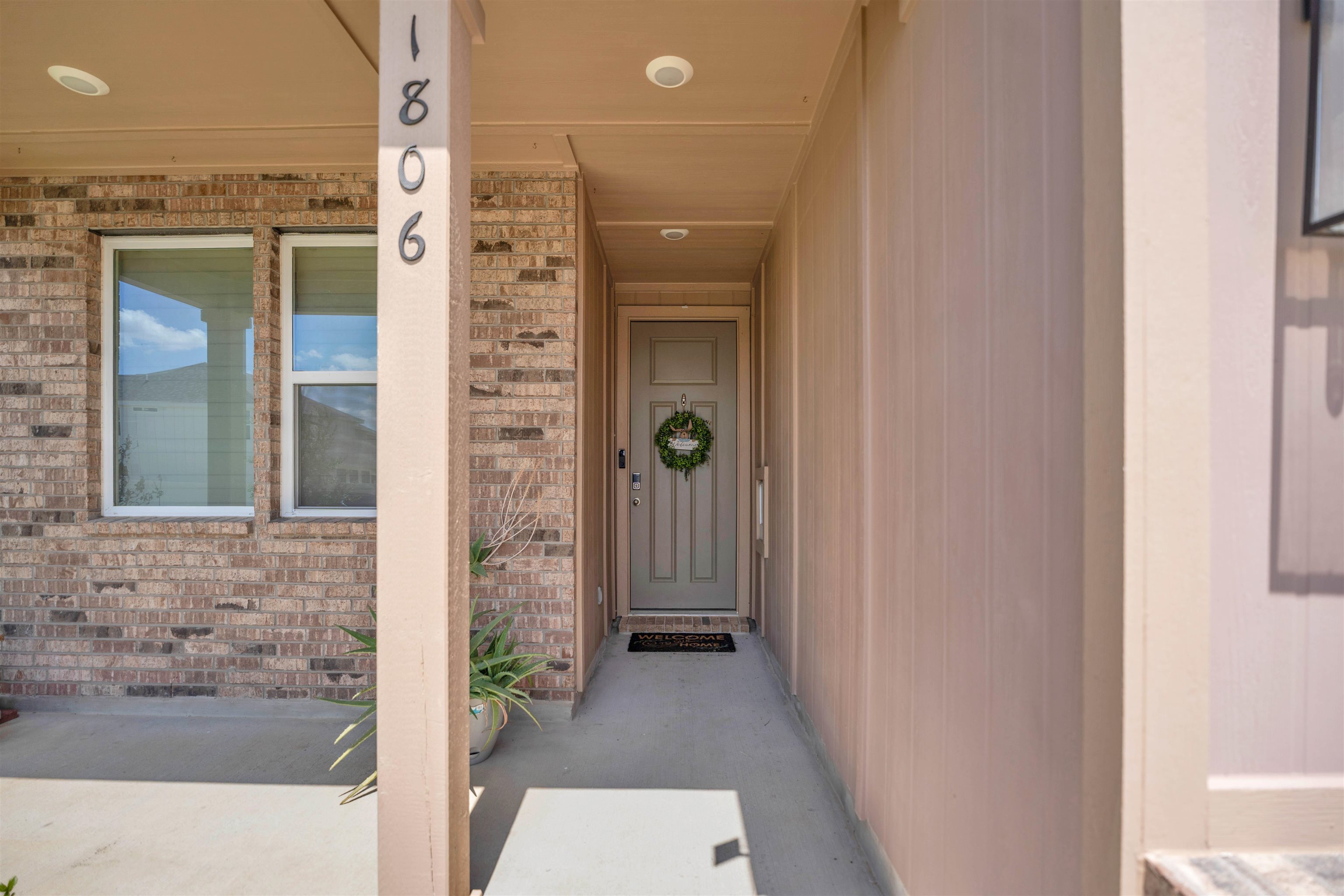 1806 Sambar Lp Property Photo 3
