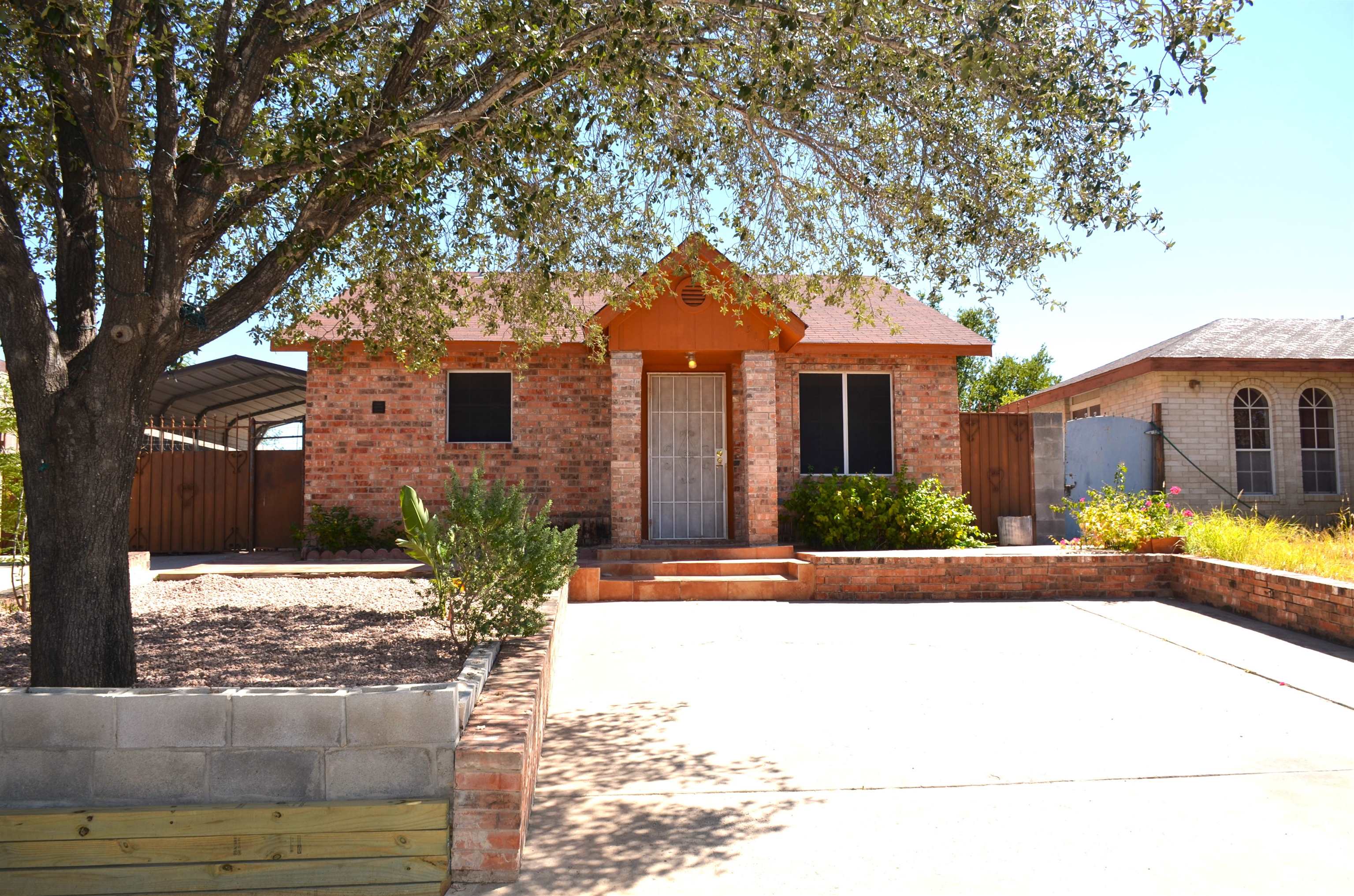 1317 Johnson Dr Property Photo 3