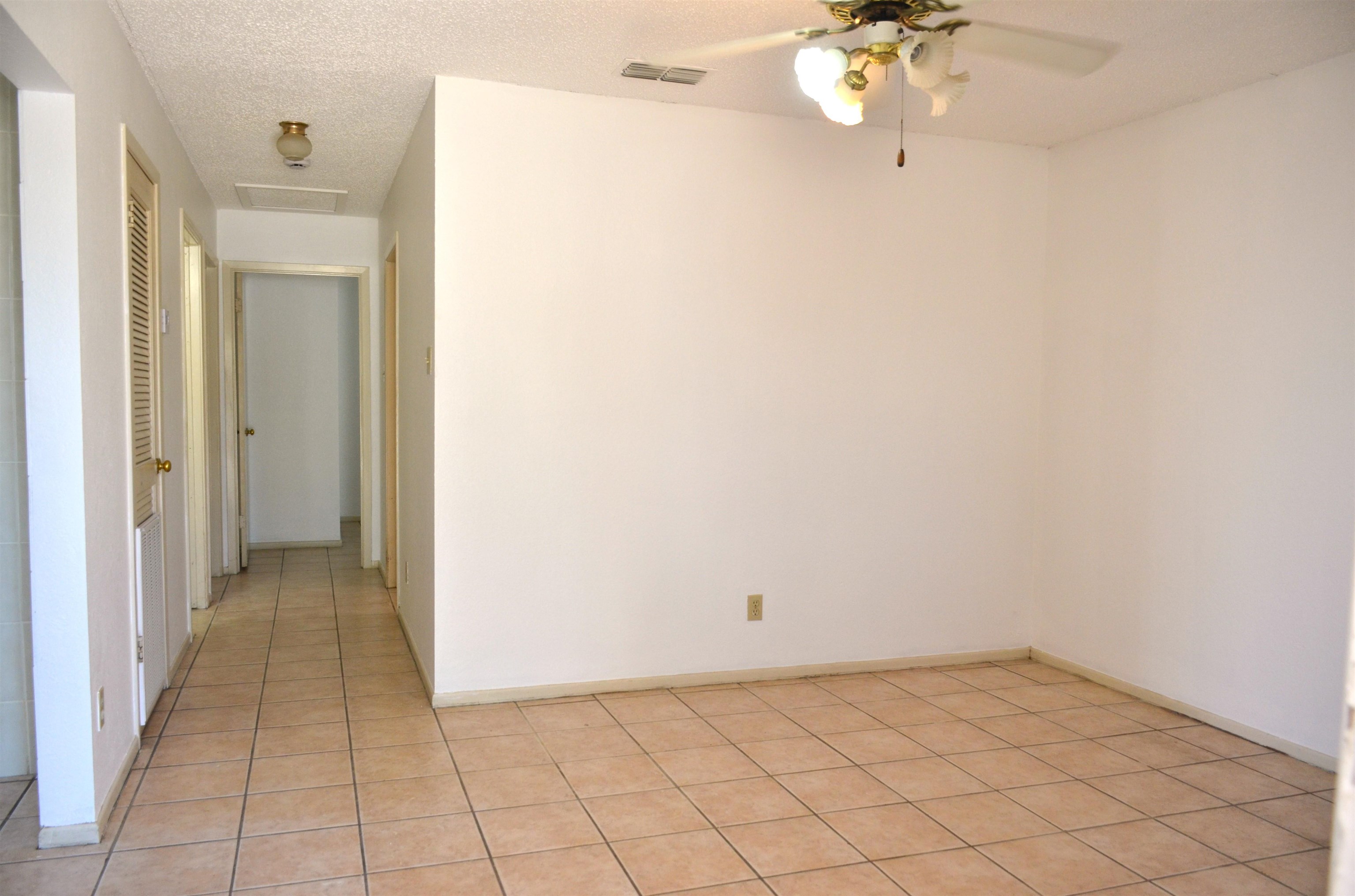 1317 Johnson Dr Property Photo 4