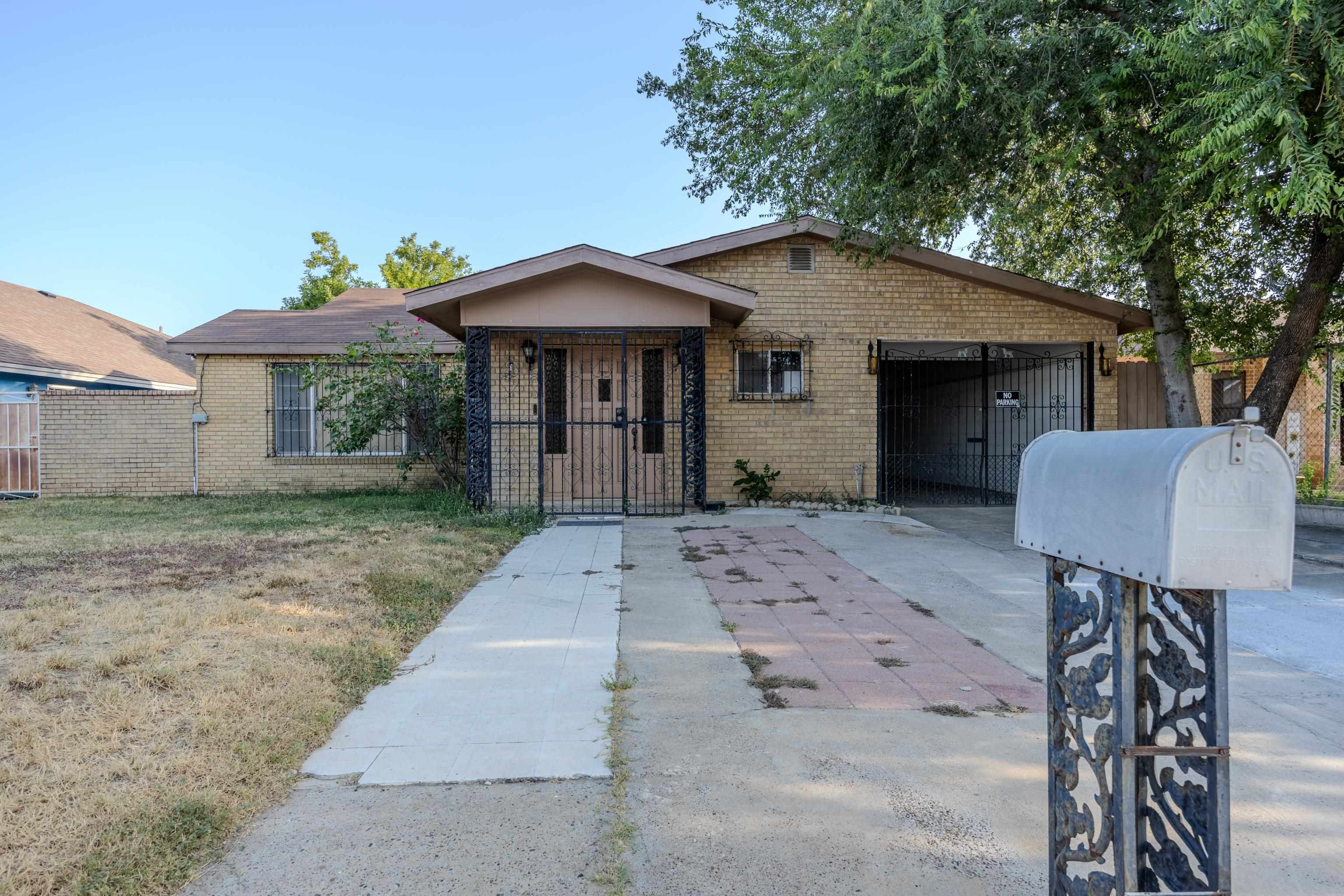 2115 Mier St Property Photo 1