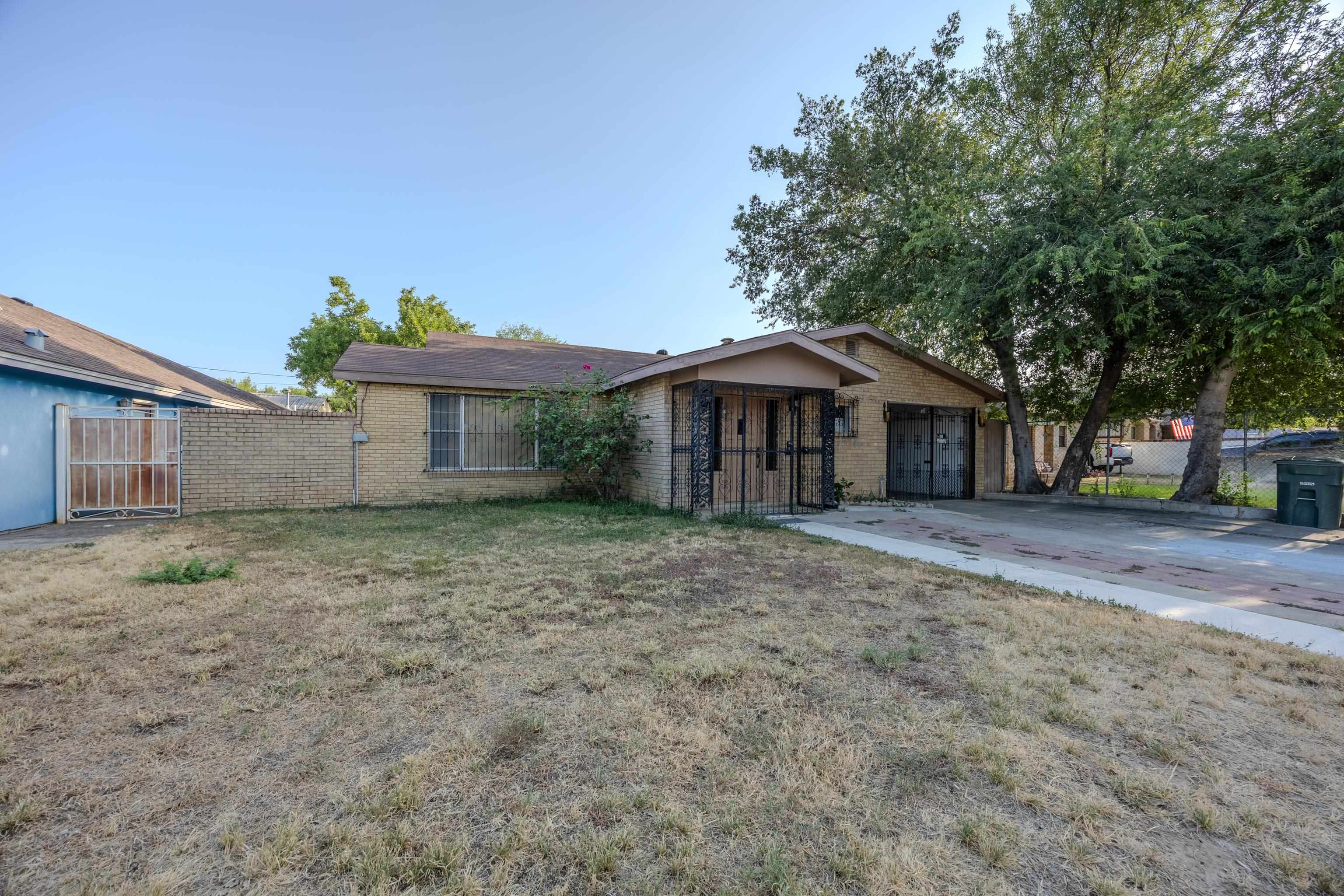 2115 Mier St Property Photo 3