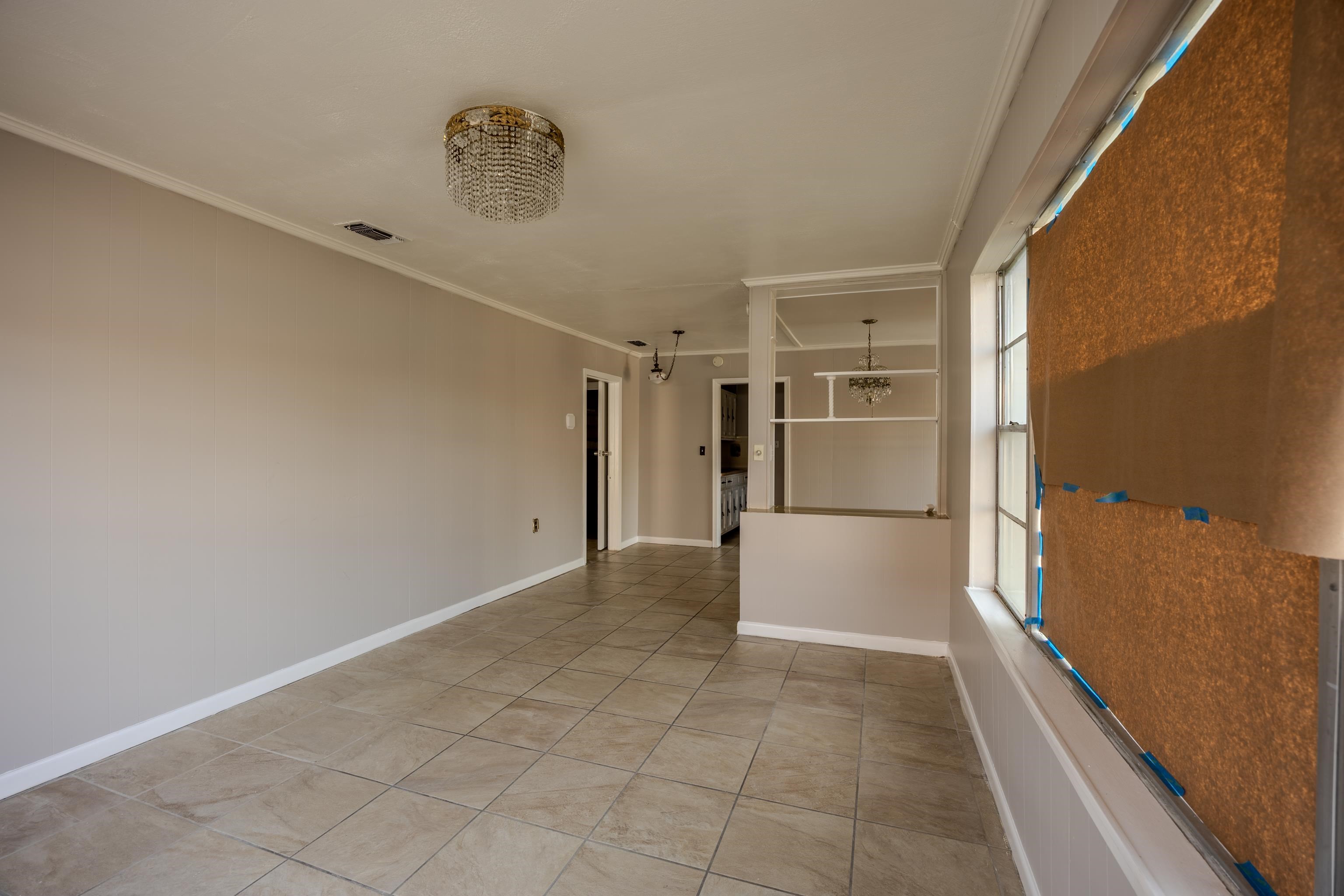 2115 Mier St Property Photo 7