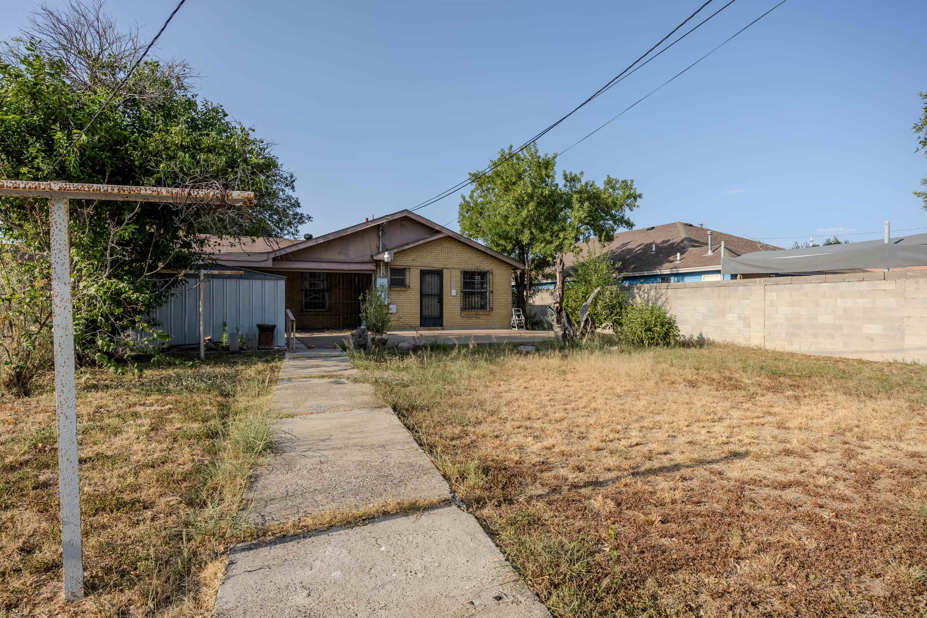 2115 Mier St Property Photo 15