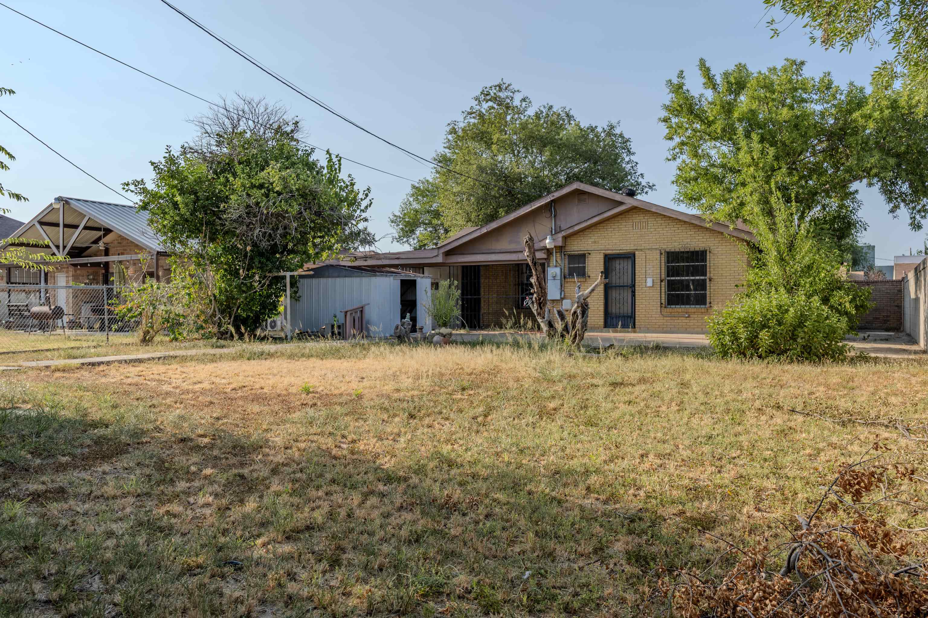 2115 Mier St Property Photo 17