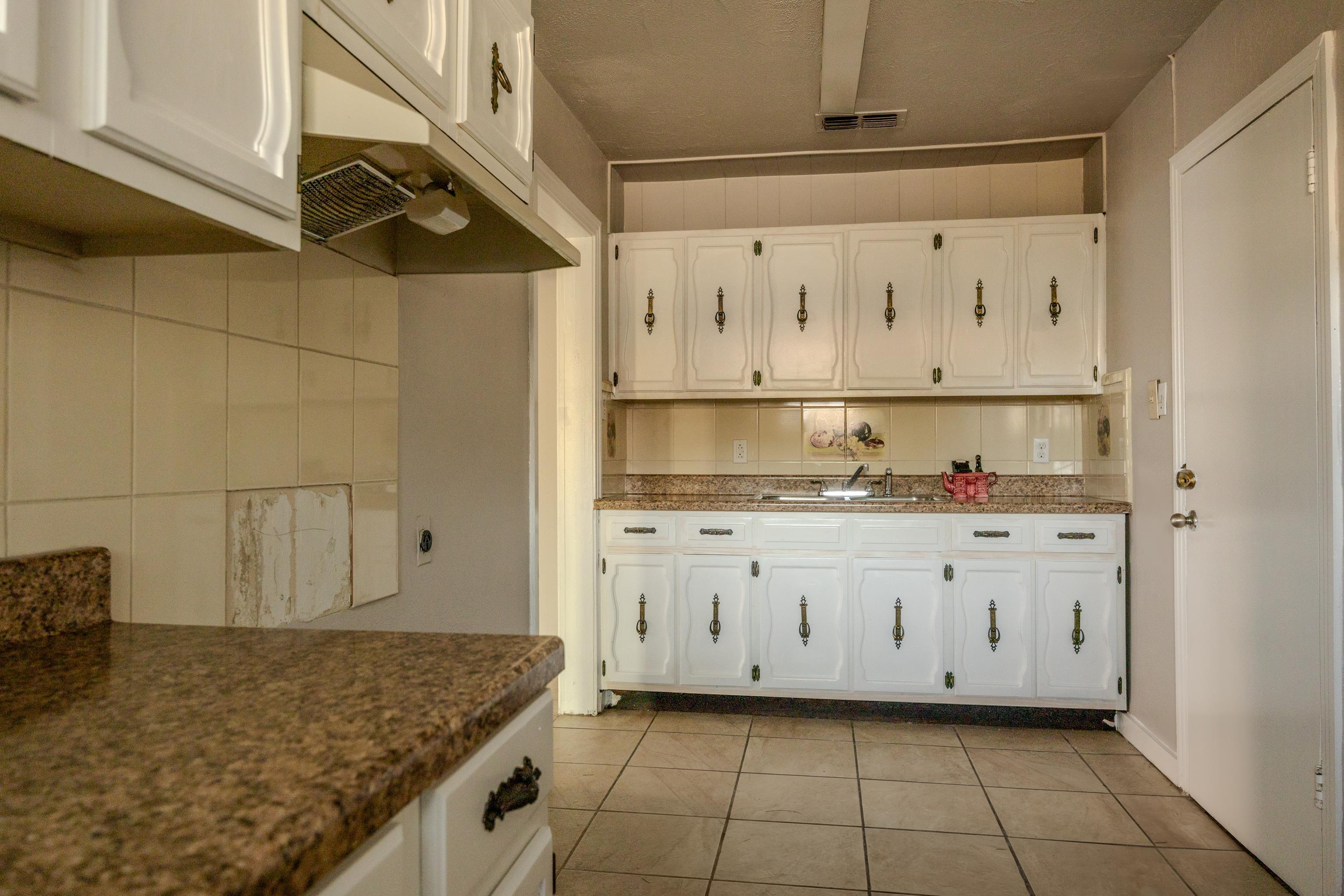 2115 Mier St Property Photo 22