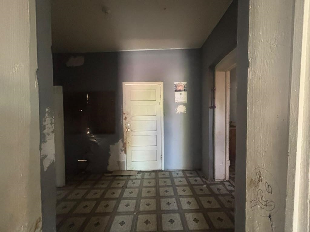 211 Lincoln St Property Photo 5