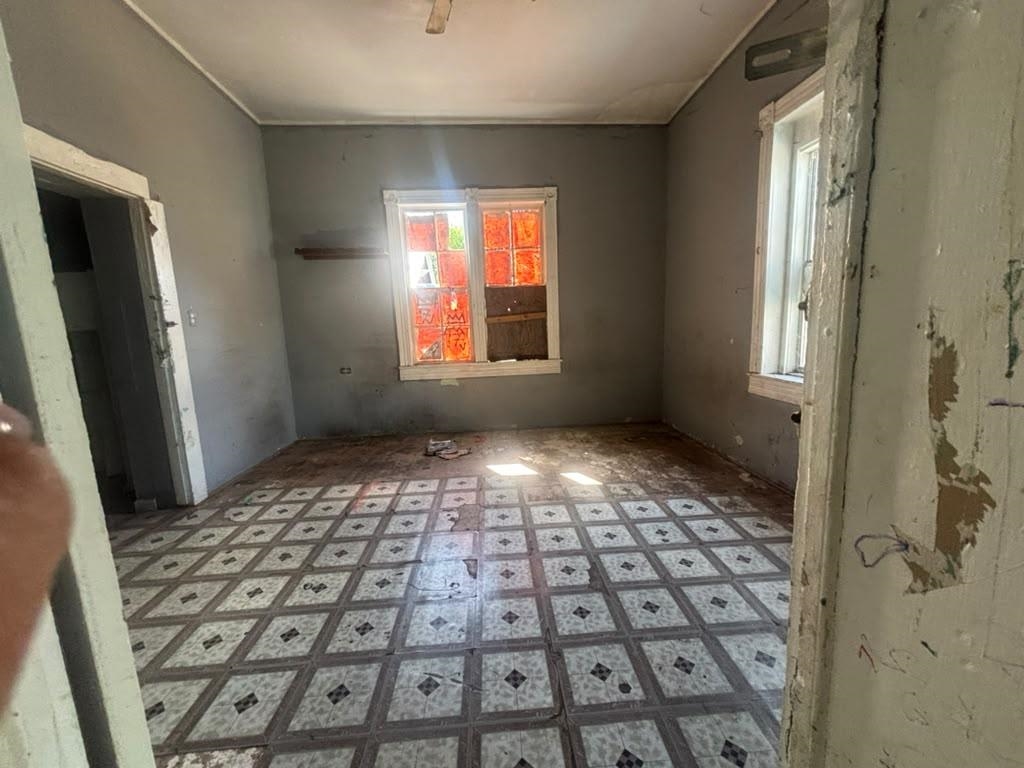 211 Lincoln St Property Photo 11