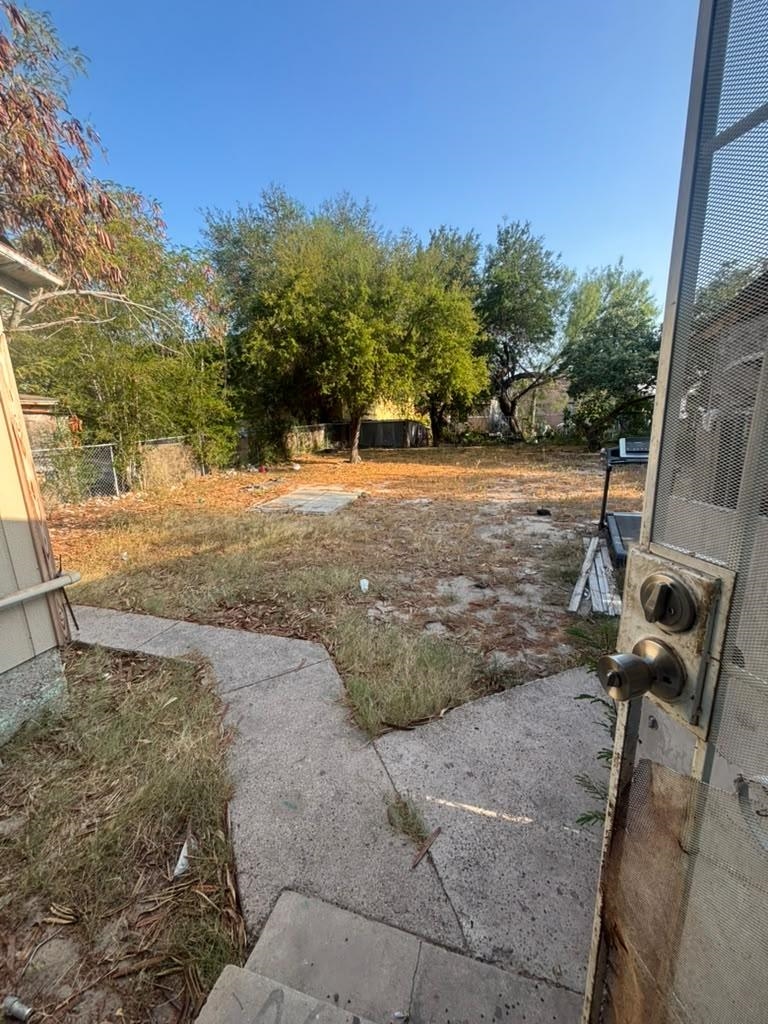 211 Lincoln St Property Photo 13