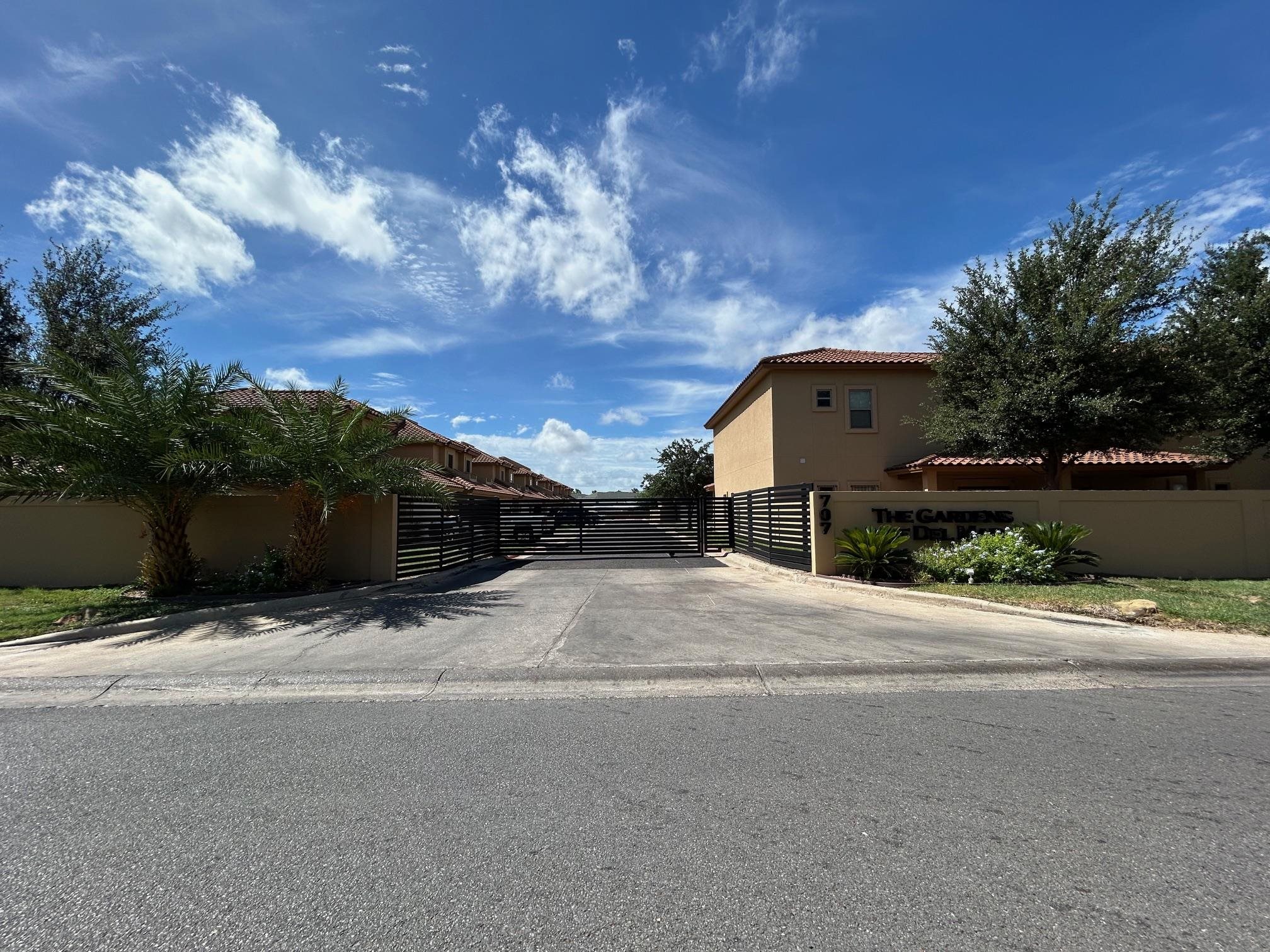 707 St James Dr Property Photo 16