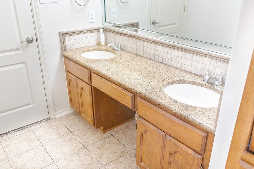 10529 Bear Creek Dr Property Photo 10