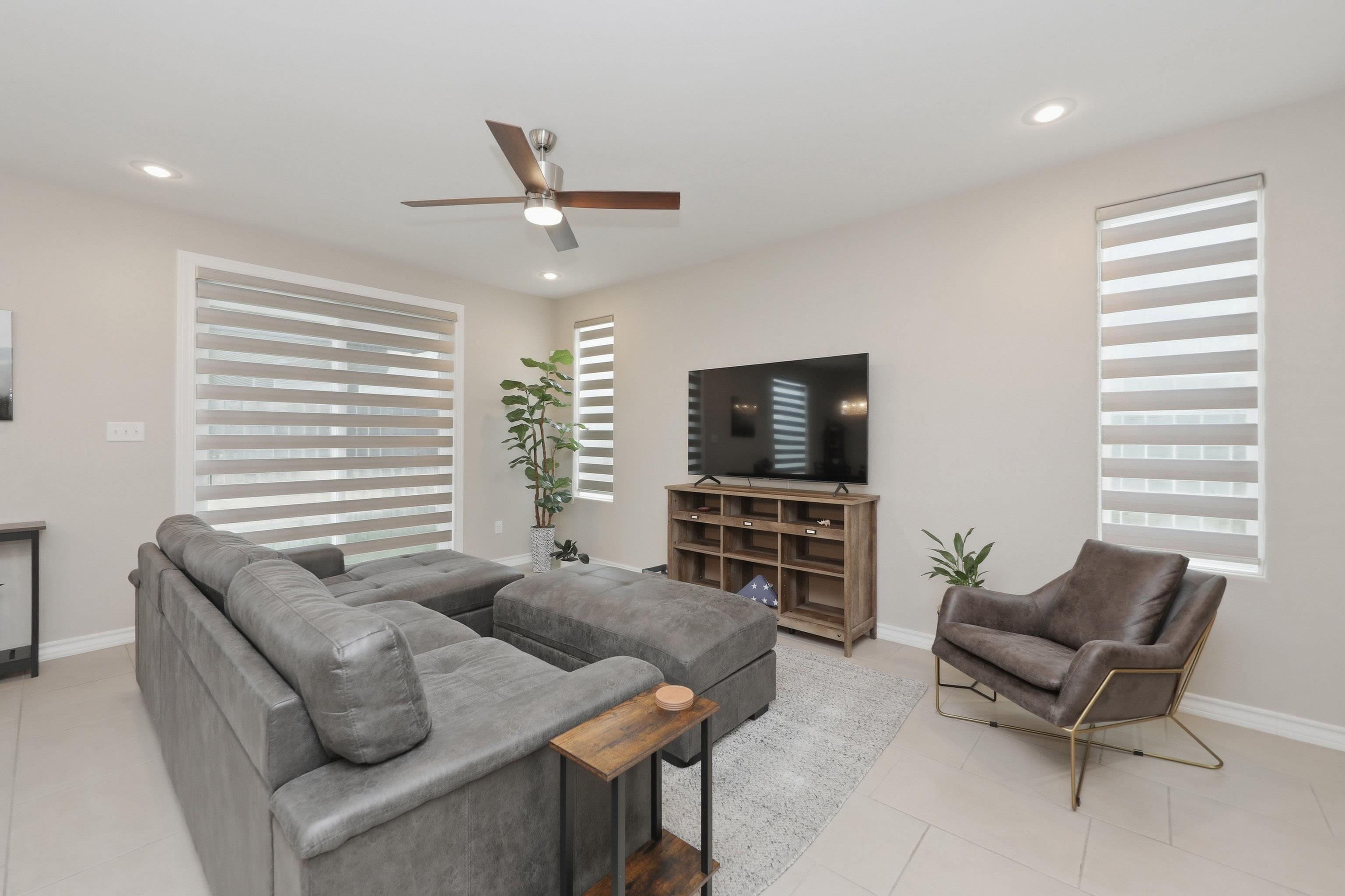7915 Elka Lp Property Photo 3