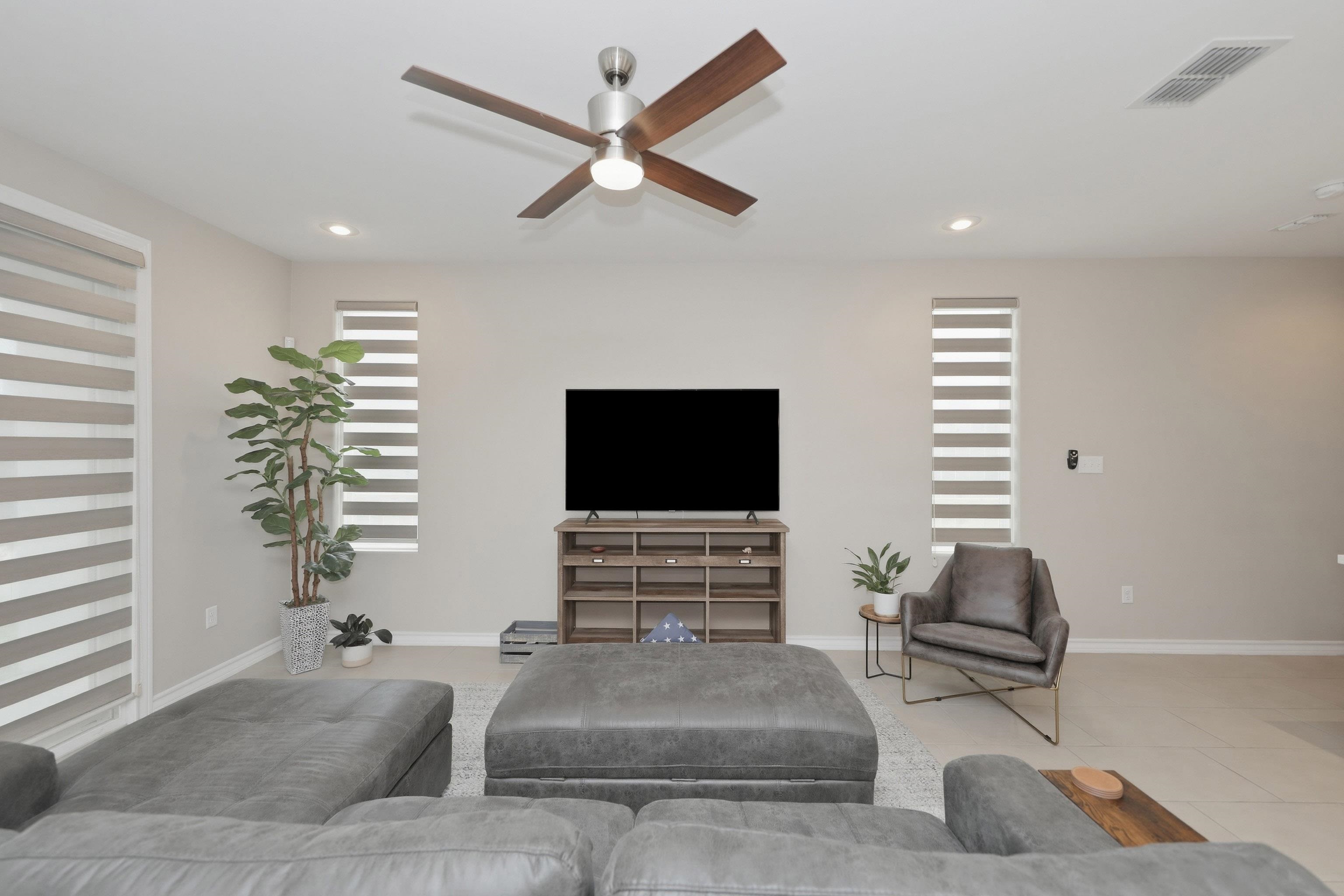 7915 Elka Lp Property Photo 4
