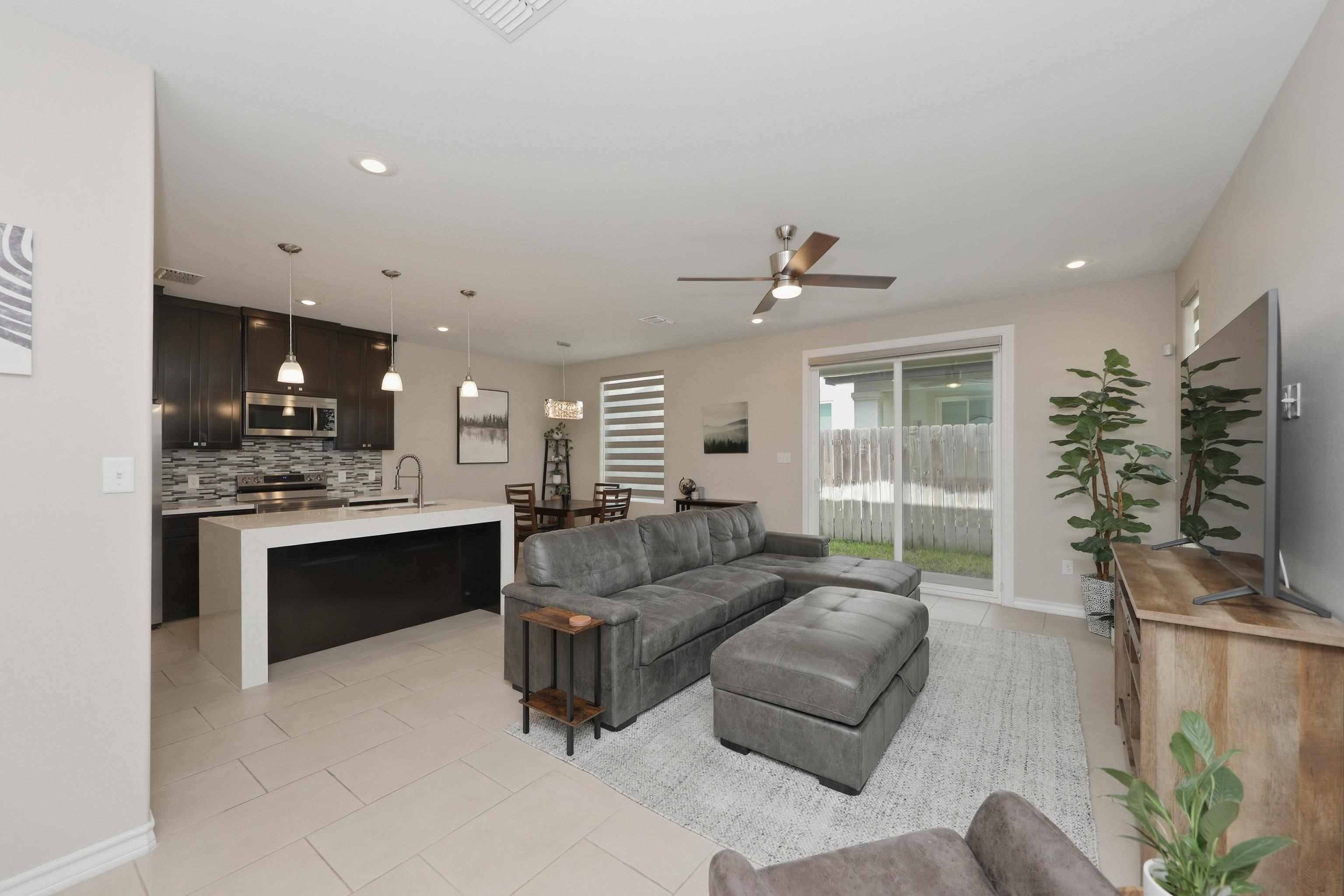 7915 Elka Lp Property Photo 8