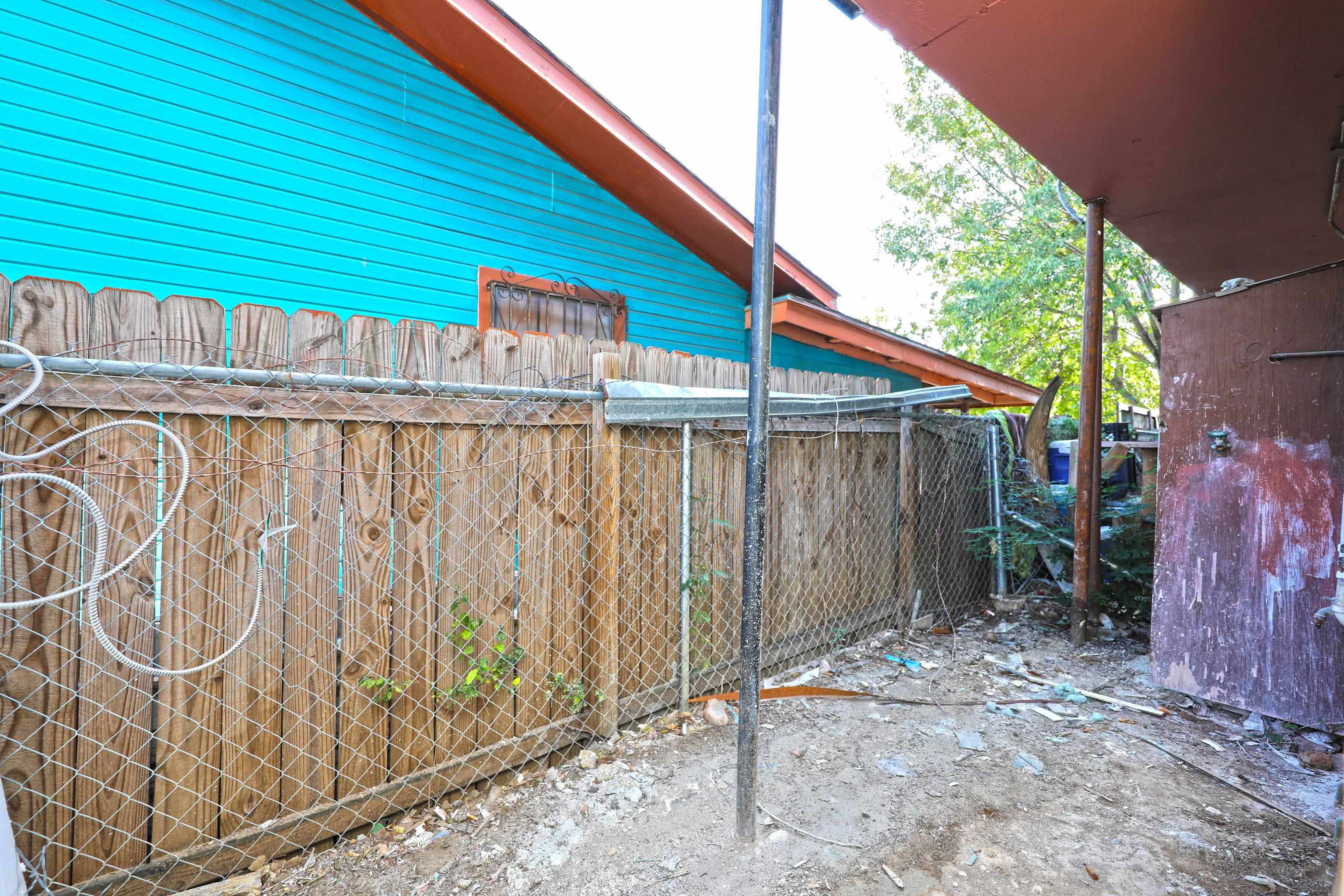 1001 Reynolds St Property Photo 6