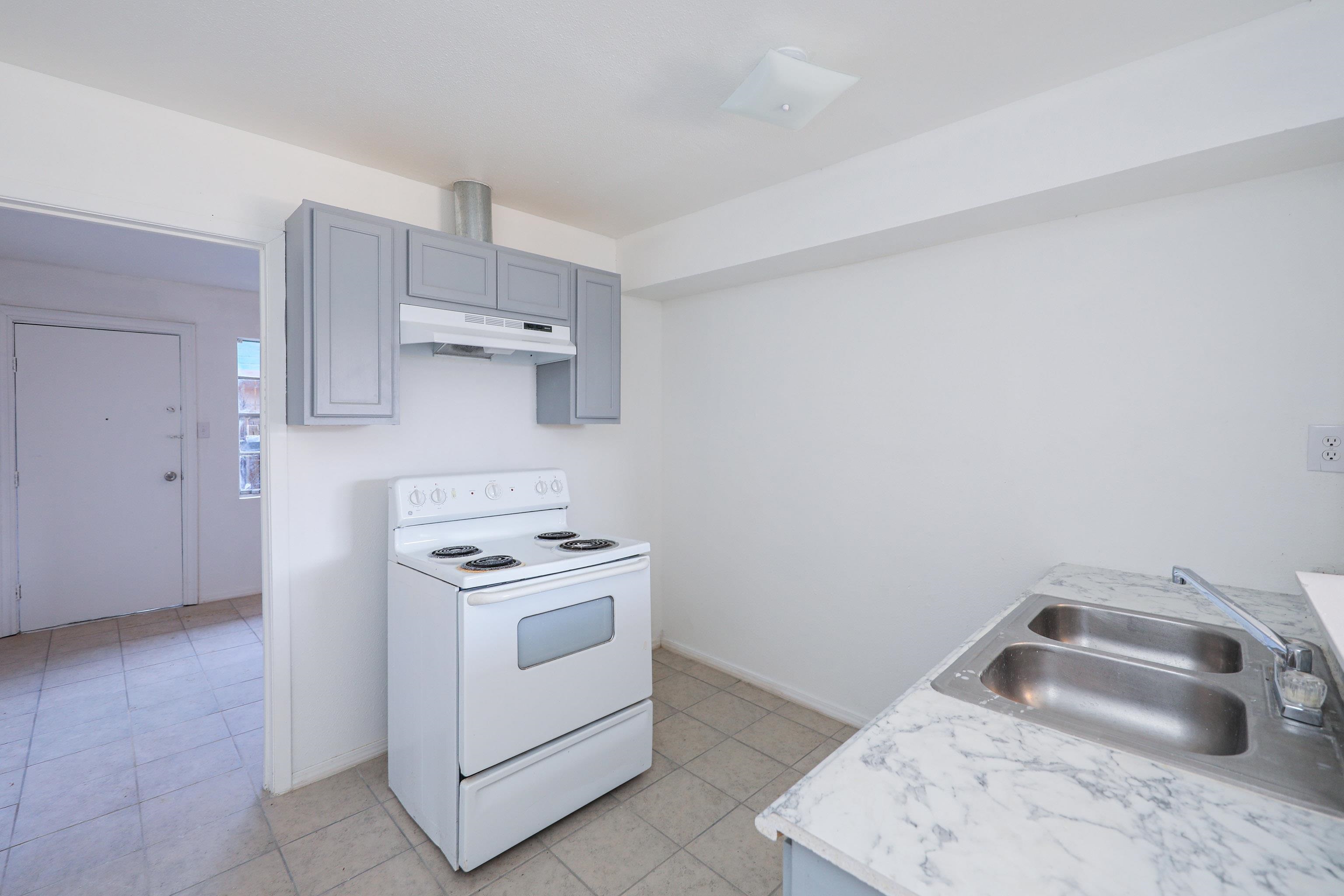 1001 Reynolds St Property Photo 10