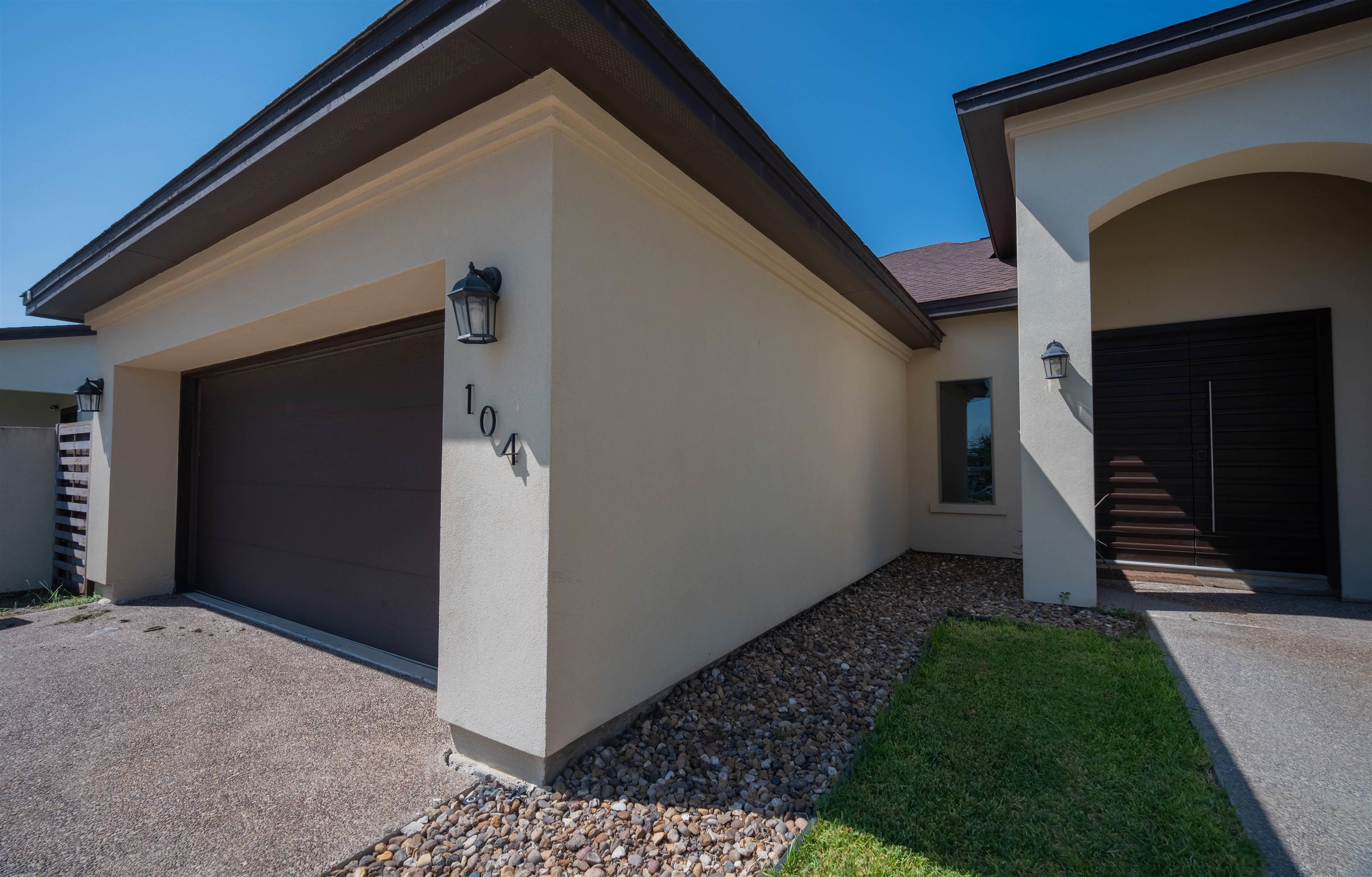 104 Chisos Oak Dr Property Photo 4
