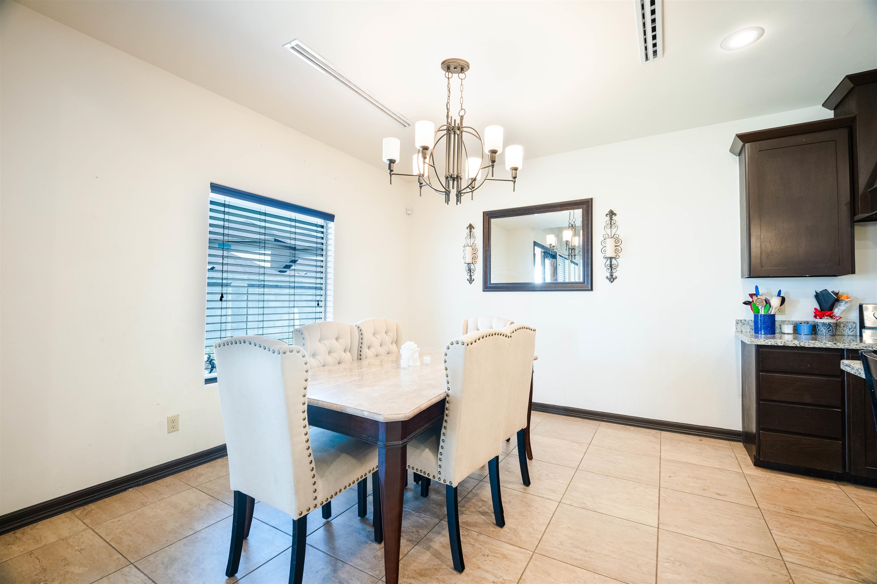 104 Chisos Oak Dr Property Photo 13