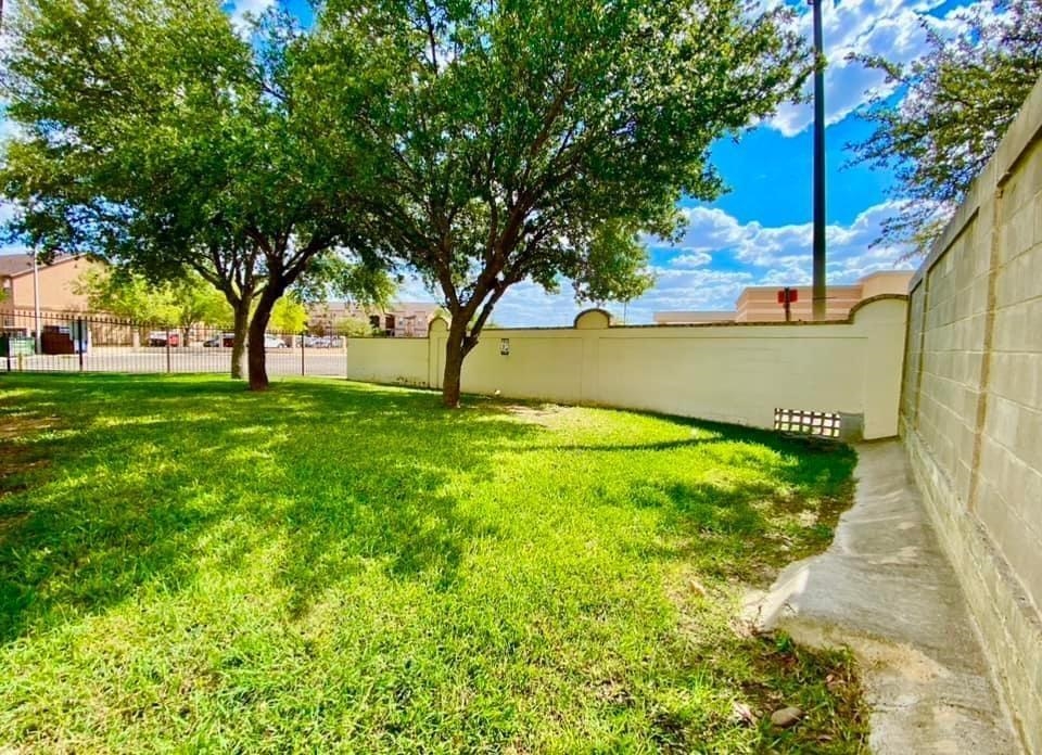 9811 Sterling Lp 101 Property Photo 9