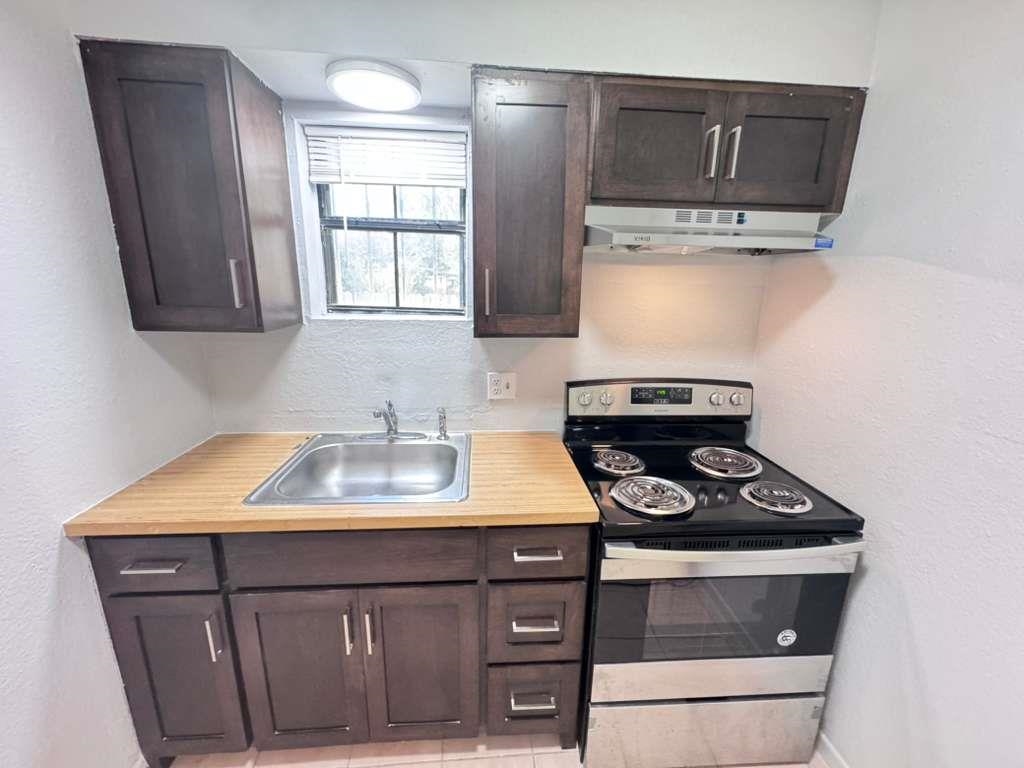 1010 Reynolds St 5 Property Photo 3