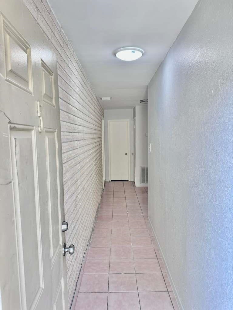 1010 Reynolds St 5 Property Photo 9