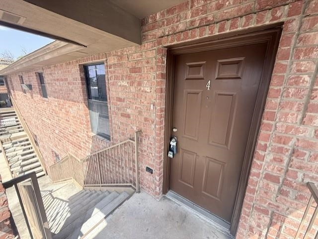 902 Laredo St #4 Property Photo 3
