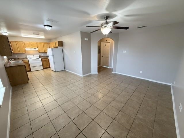 902 Laredo St #4 Property Photo 4