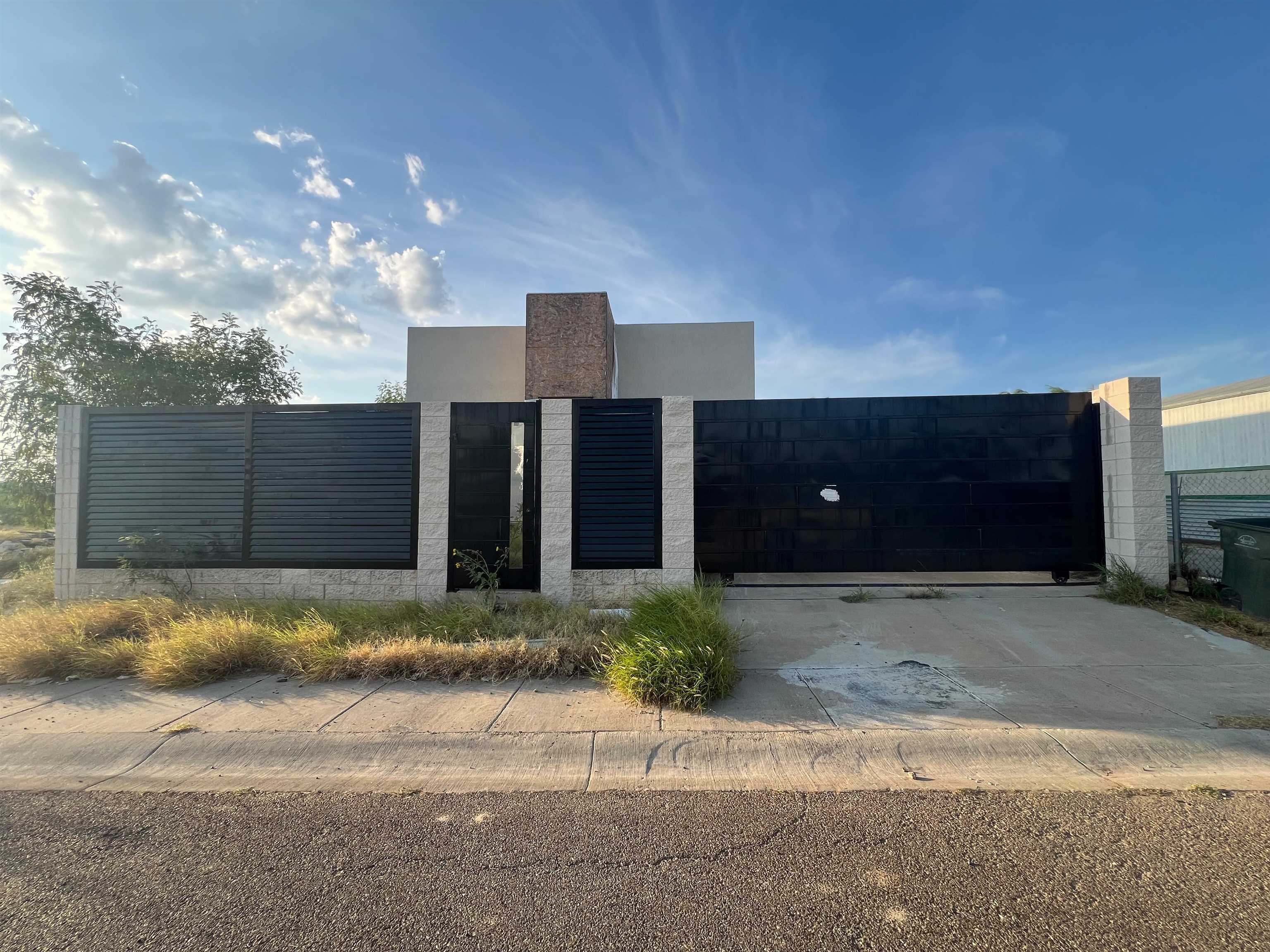 2510 Canelo Dr. Property Photo 3