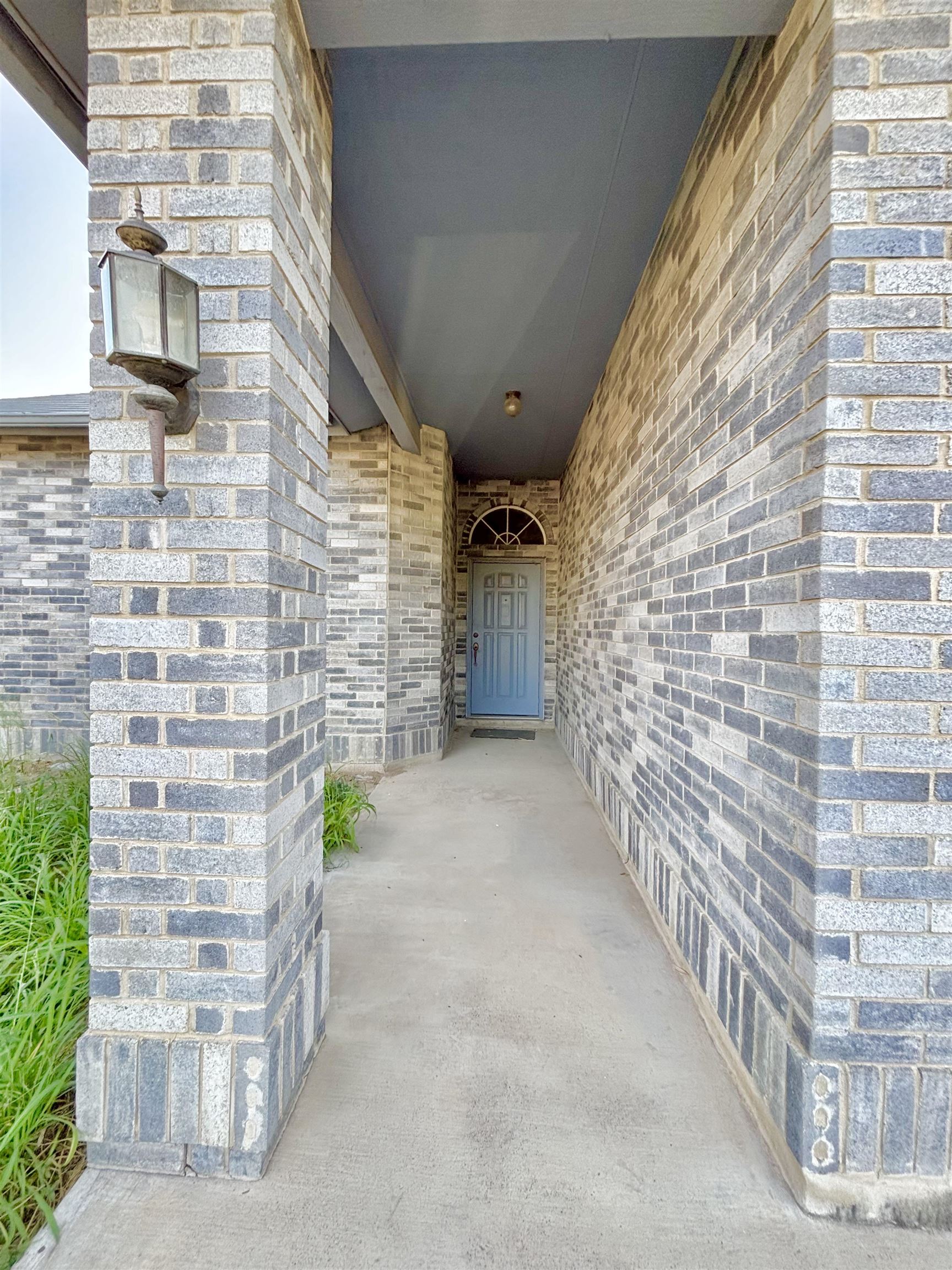 8904 Crossway Dr Property Photo 2