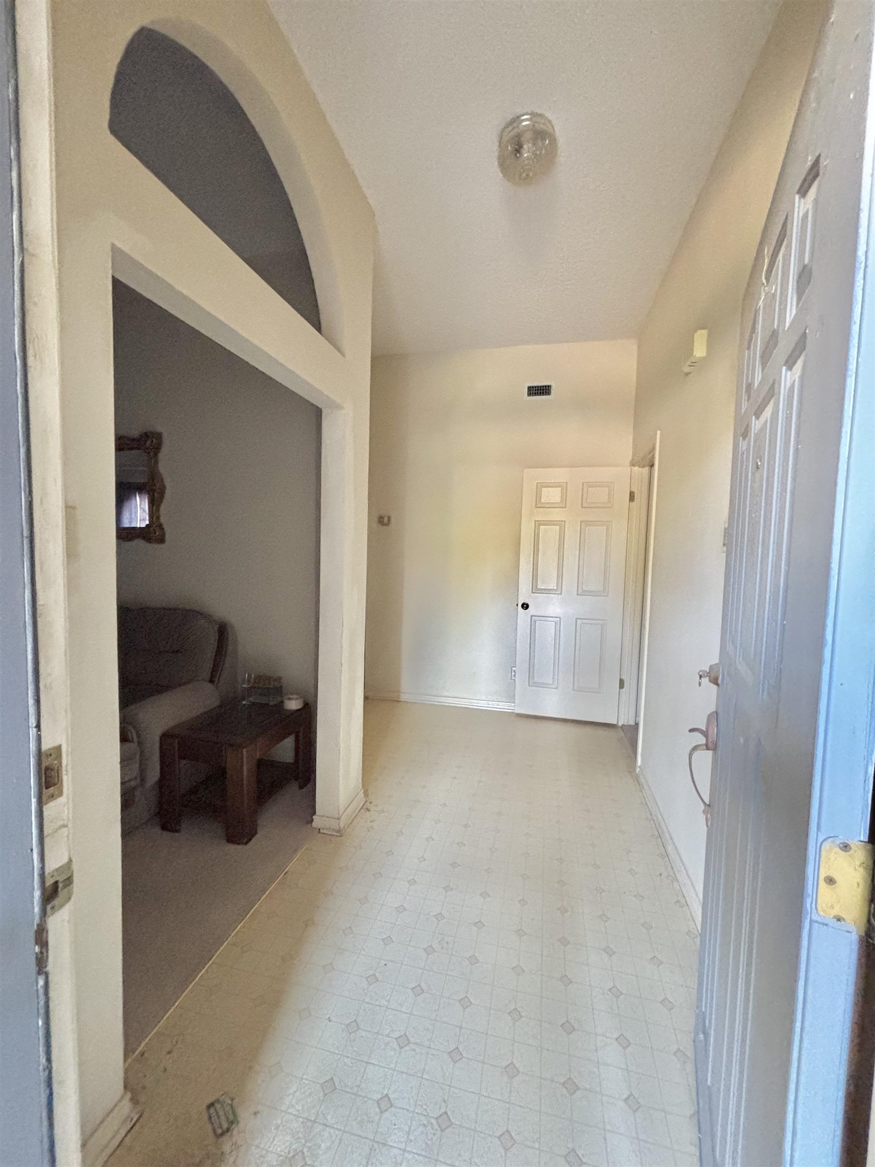 8904 Crossway Dr Property Photo 3