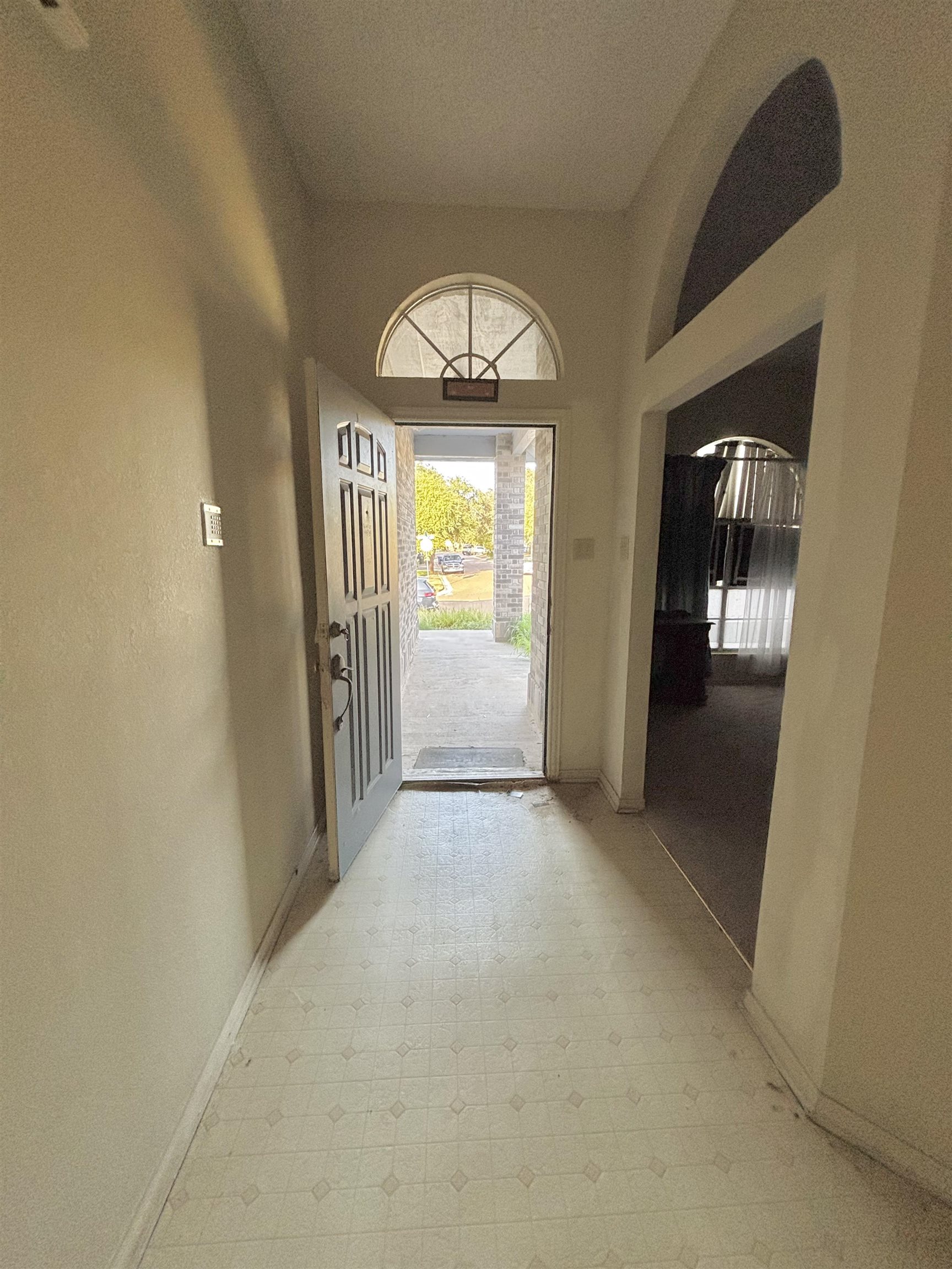 8904 Crossway Dr Property Photo 4