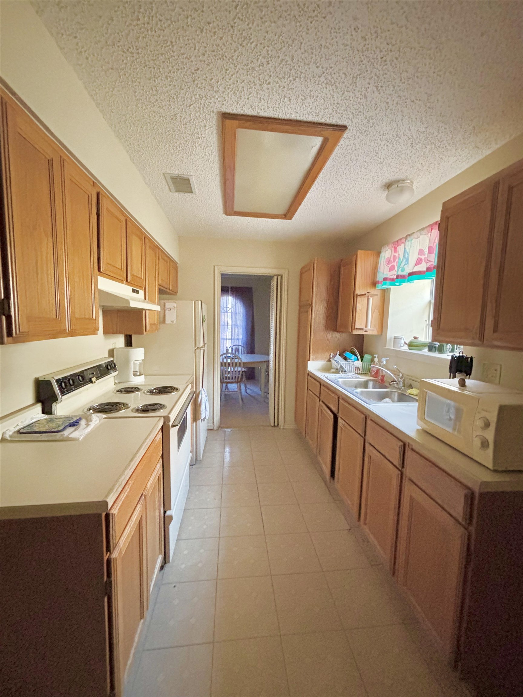 8904 Crossway Dr Property Photo 5