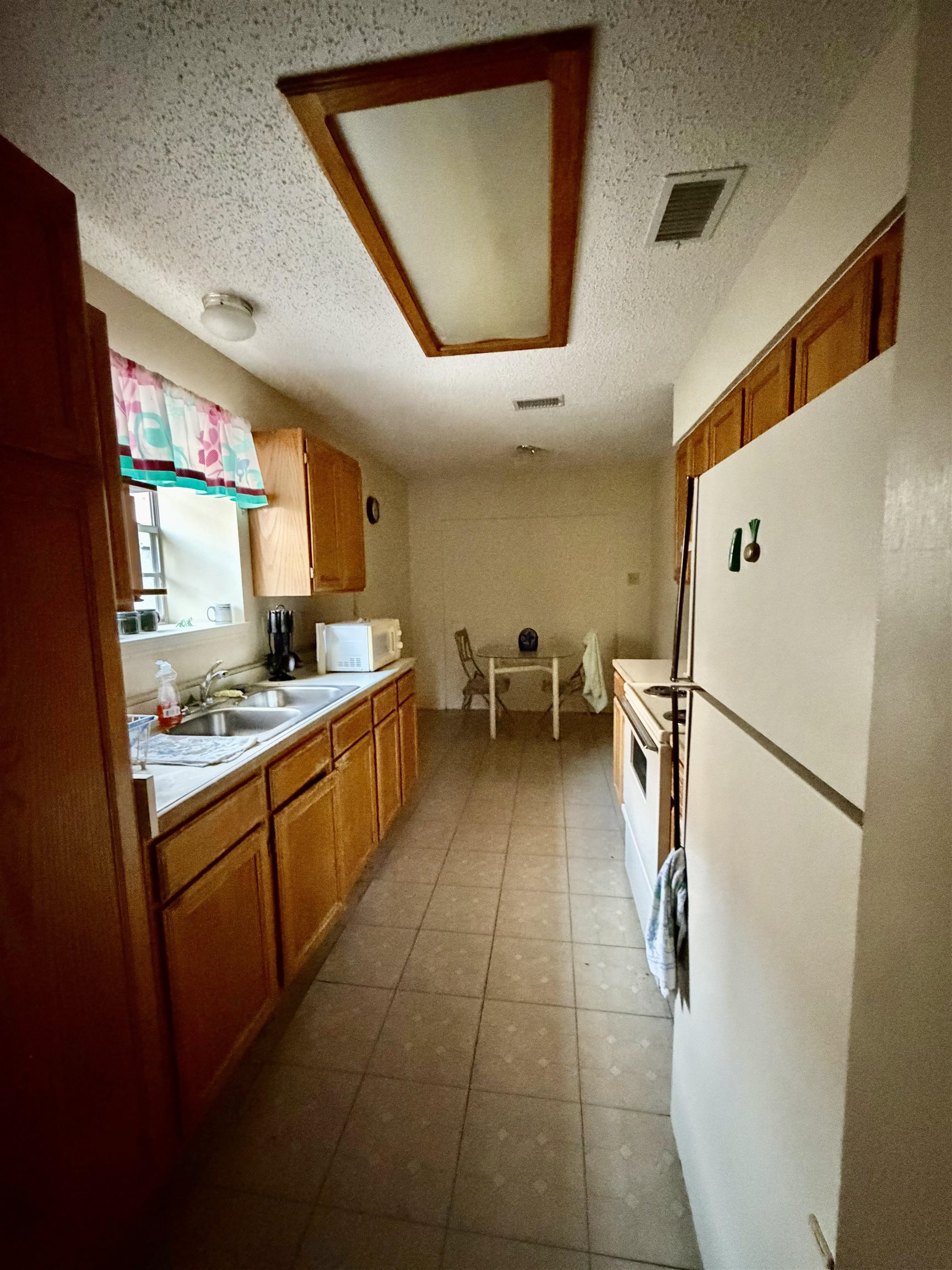 8904 Crossway Dr Property Photo 6