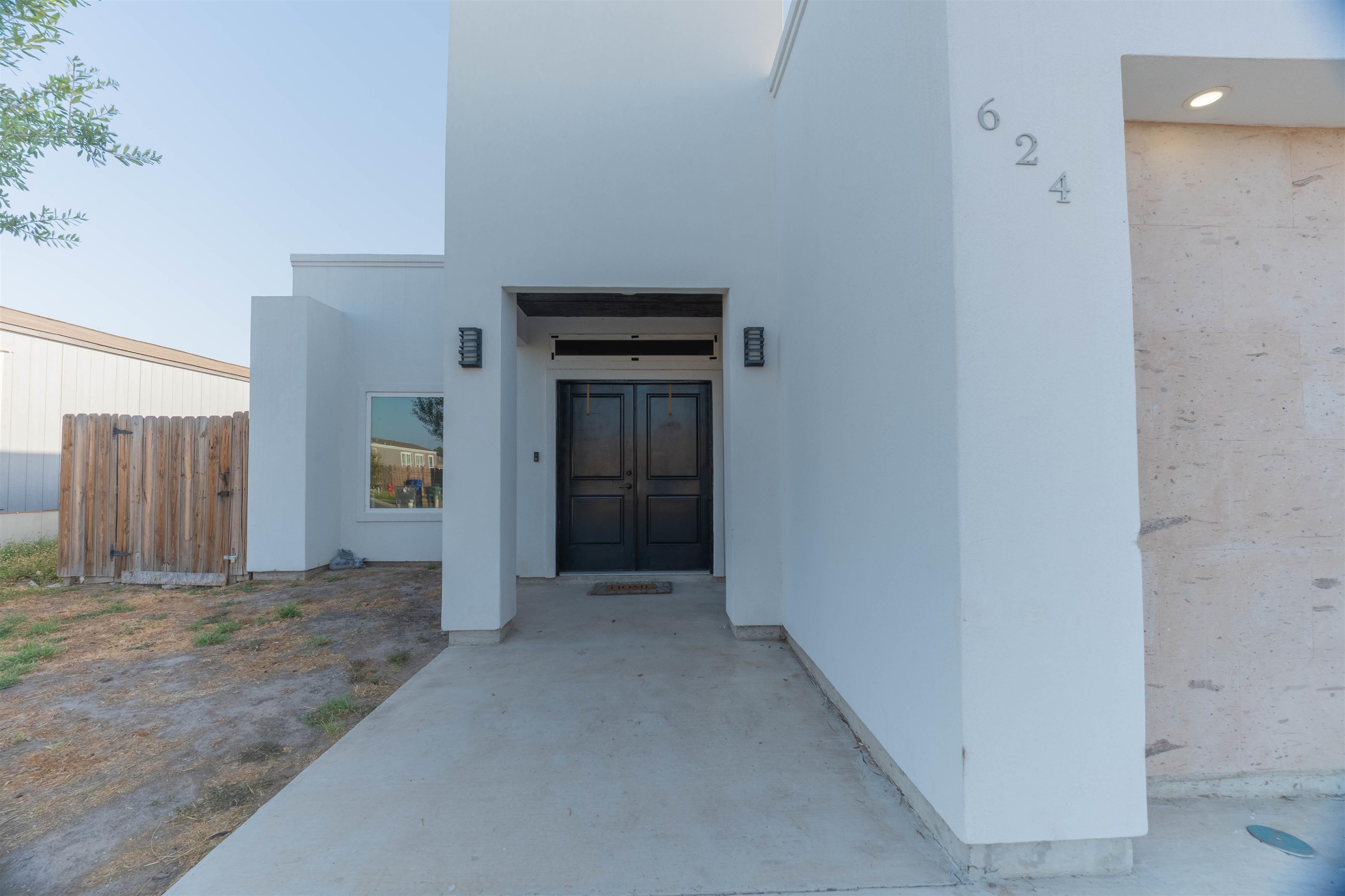 624 Rockrose Dr Property Photo 3
