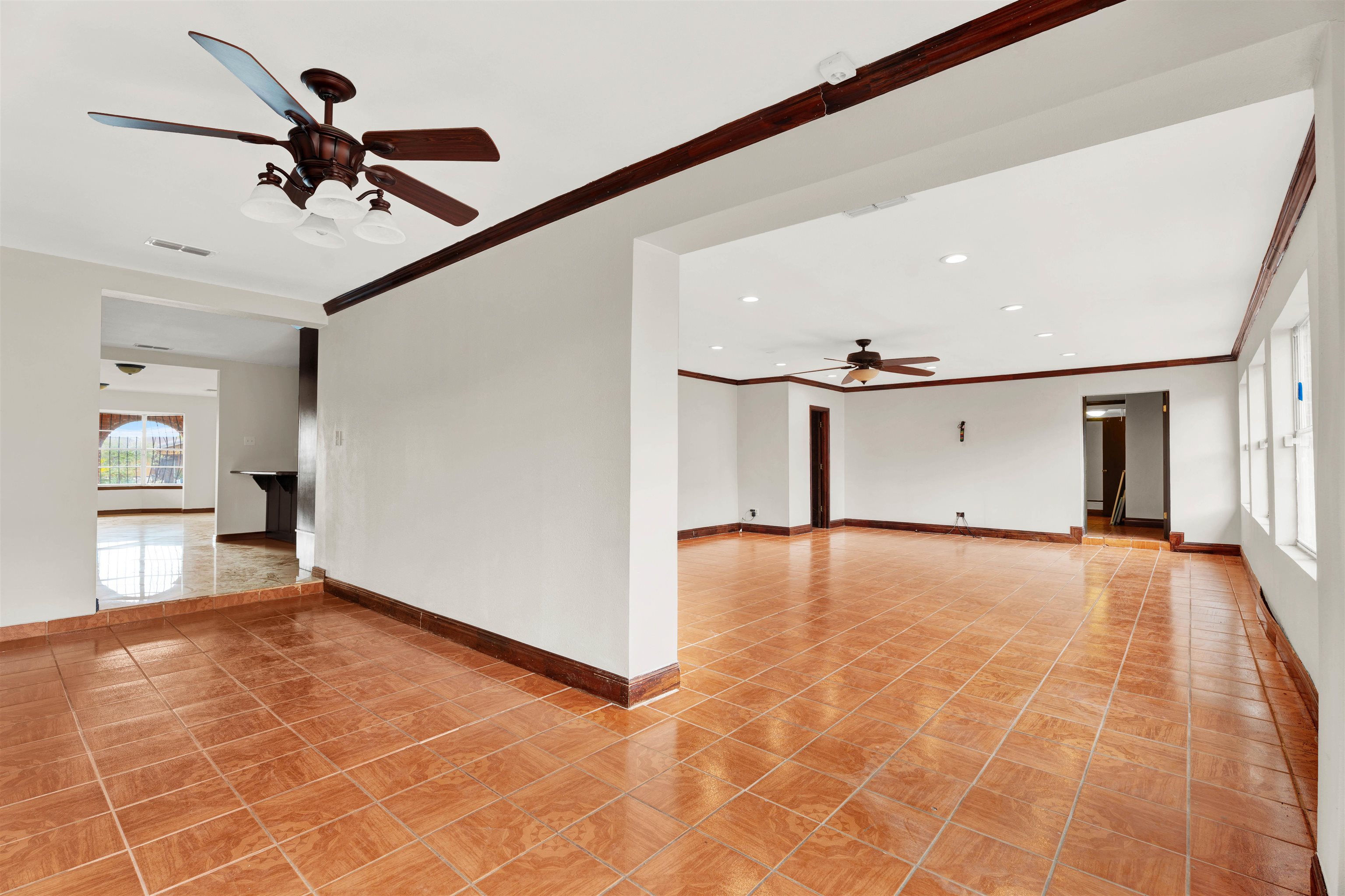 216 Century Blvd Property Photo 6