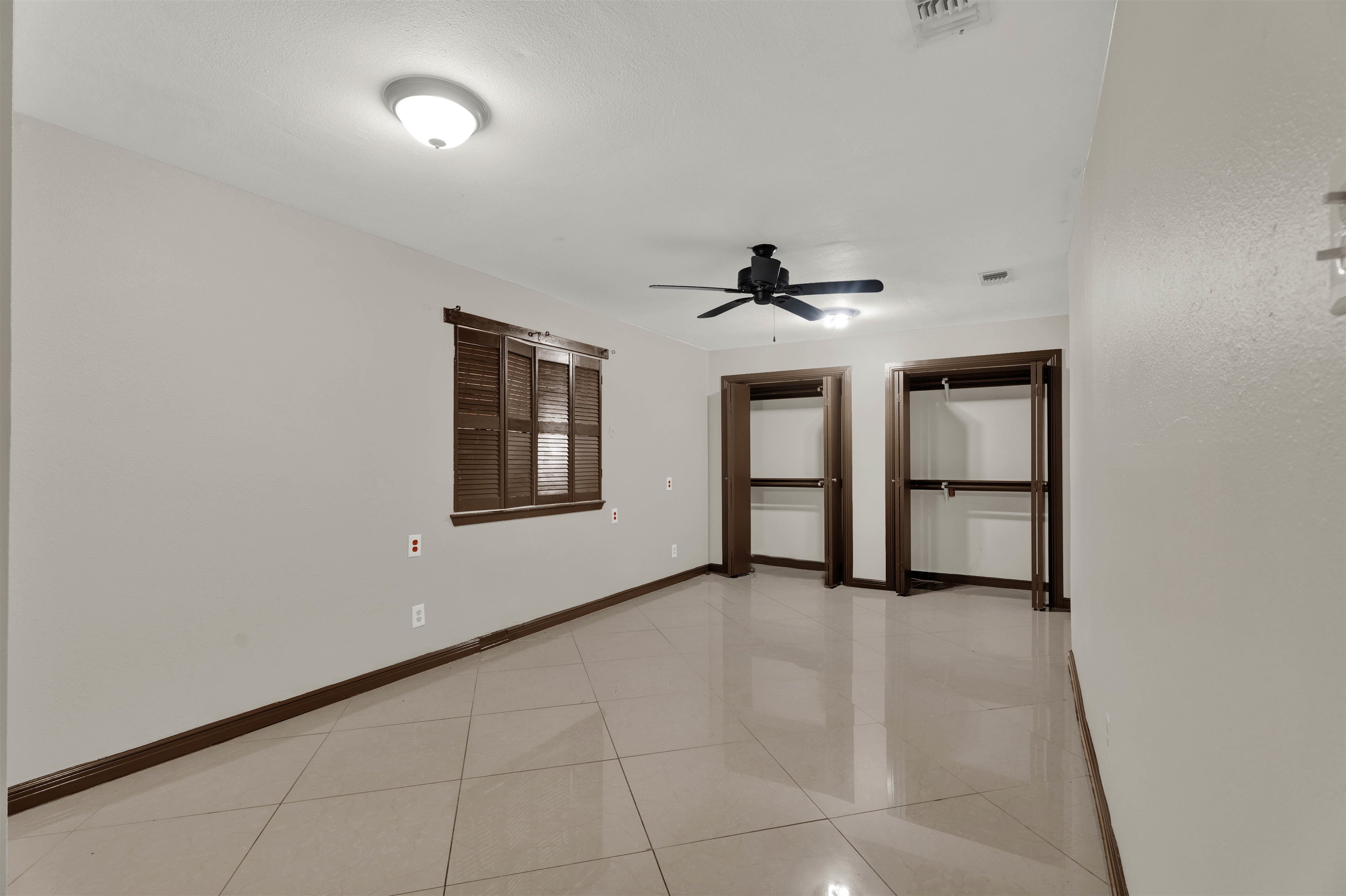 216 Century Blvd Property Photo 9