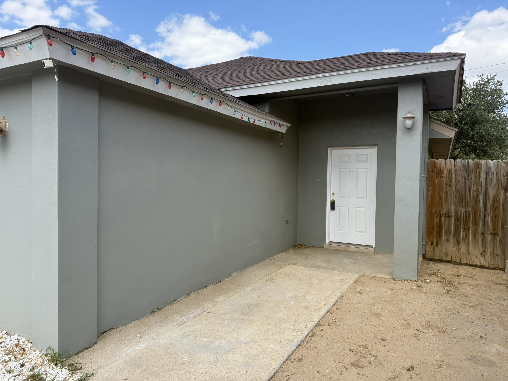 504 Viviana Cts Property Photo 2