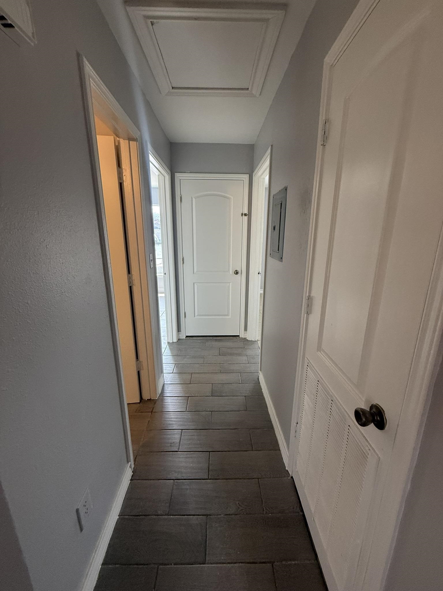 504 Viviana Cts Property Photo 8