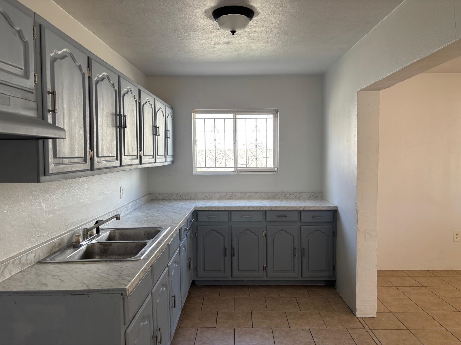 2303 Chacon St Property Photo 5
