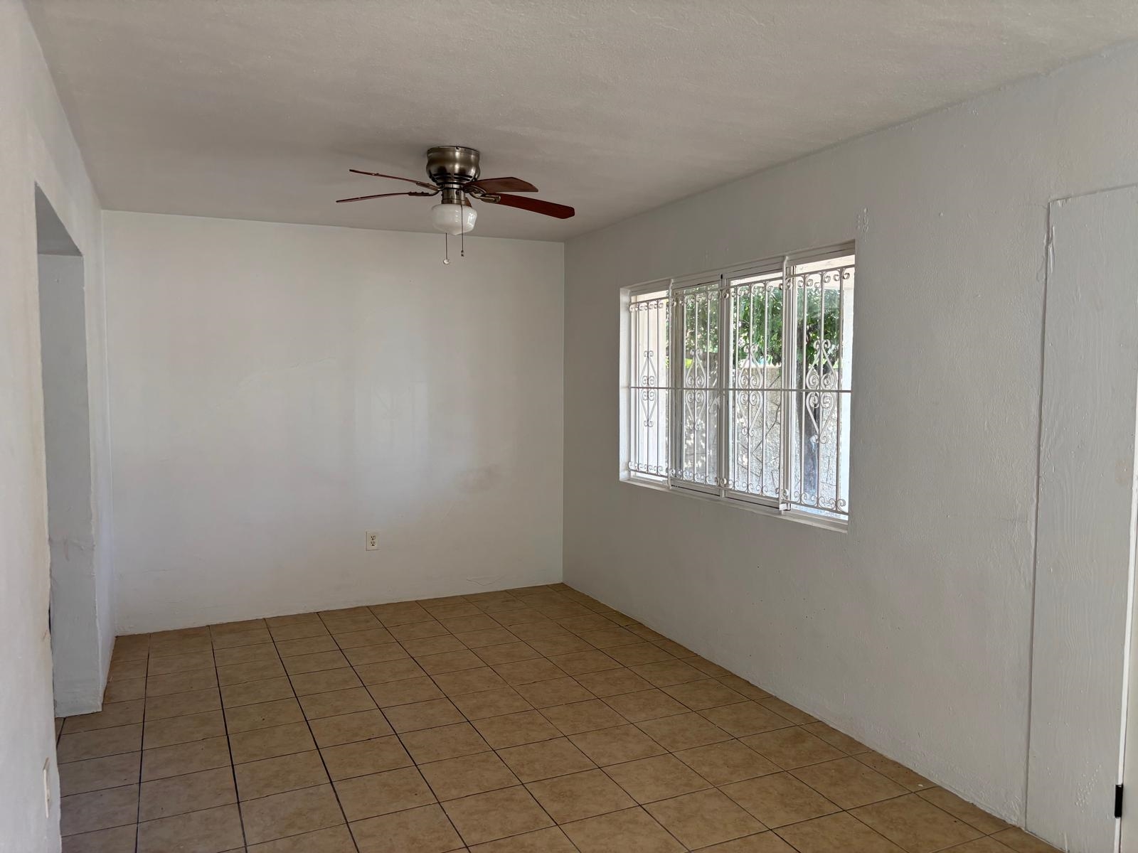 2303 Chacon St Property Photo 6