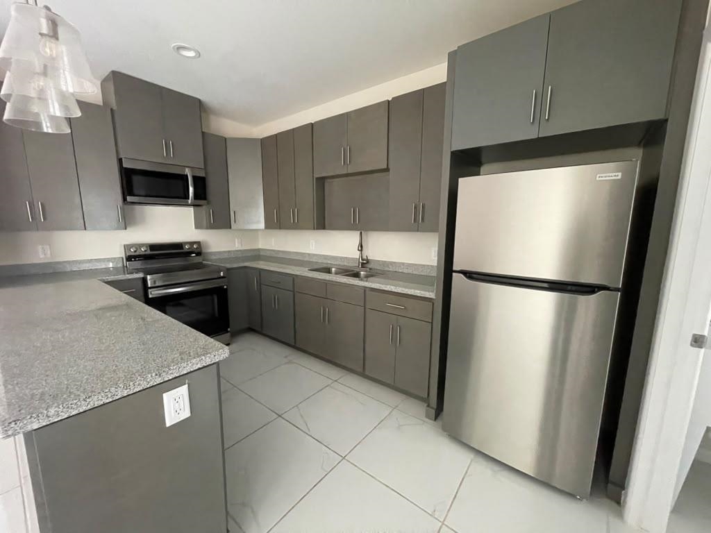 504 Gale Ct B201 Property Photo 4