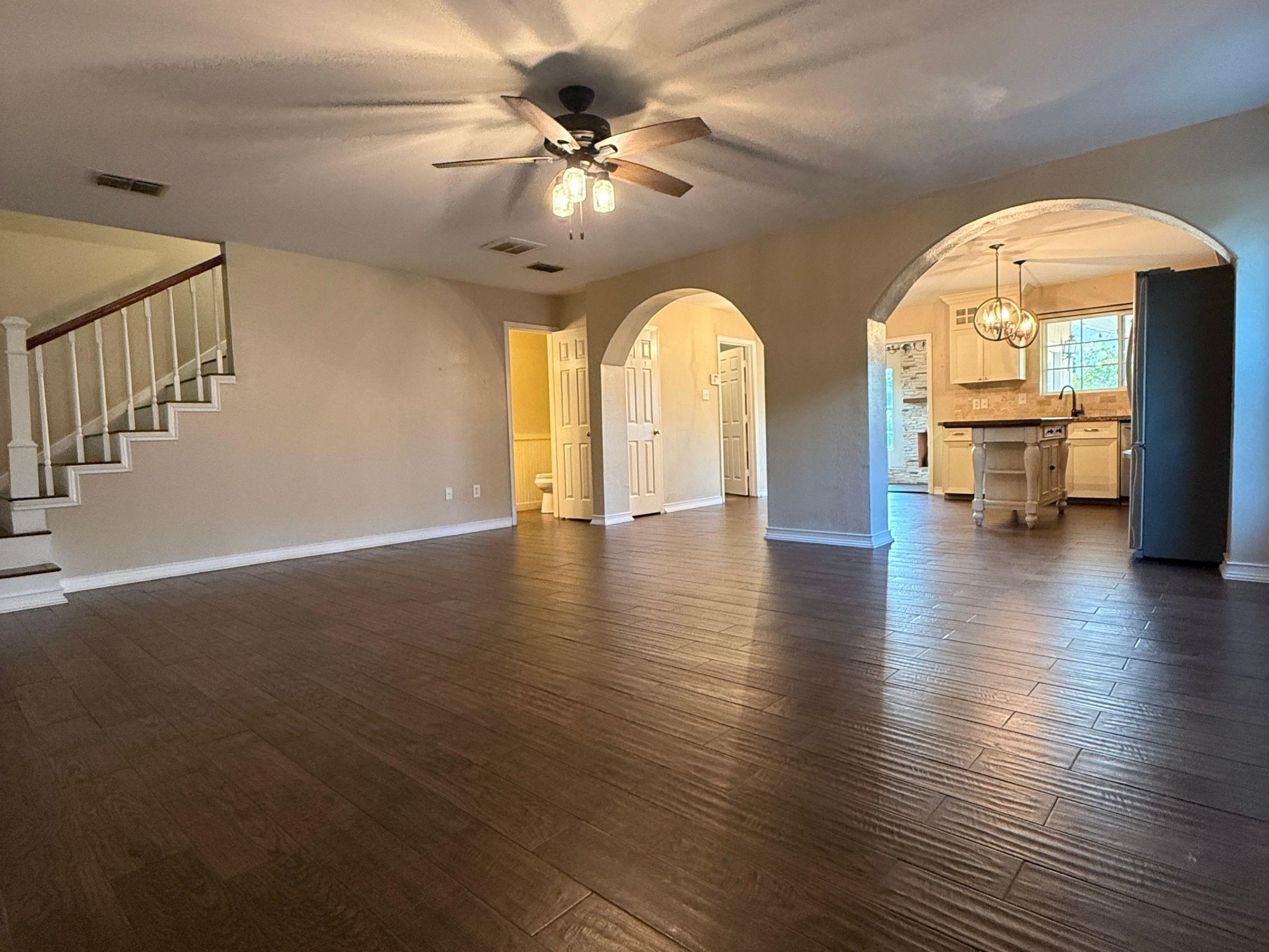 212 Lipan Dr Property Photo 4