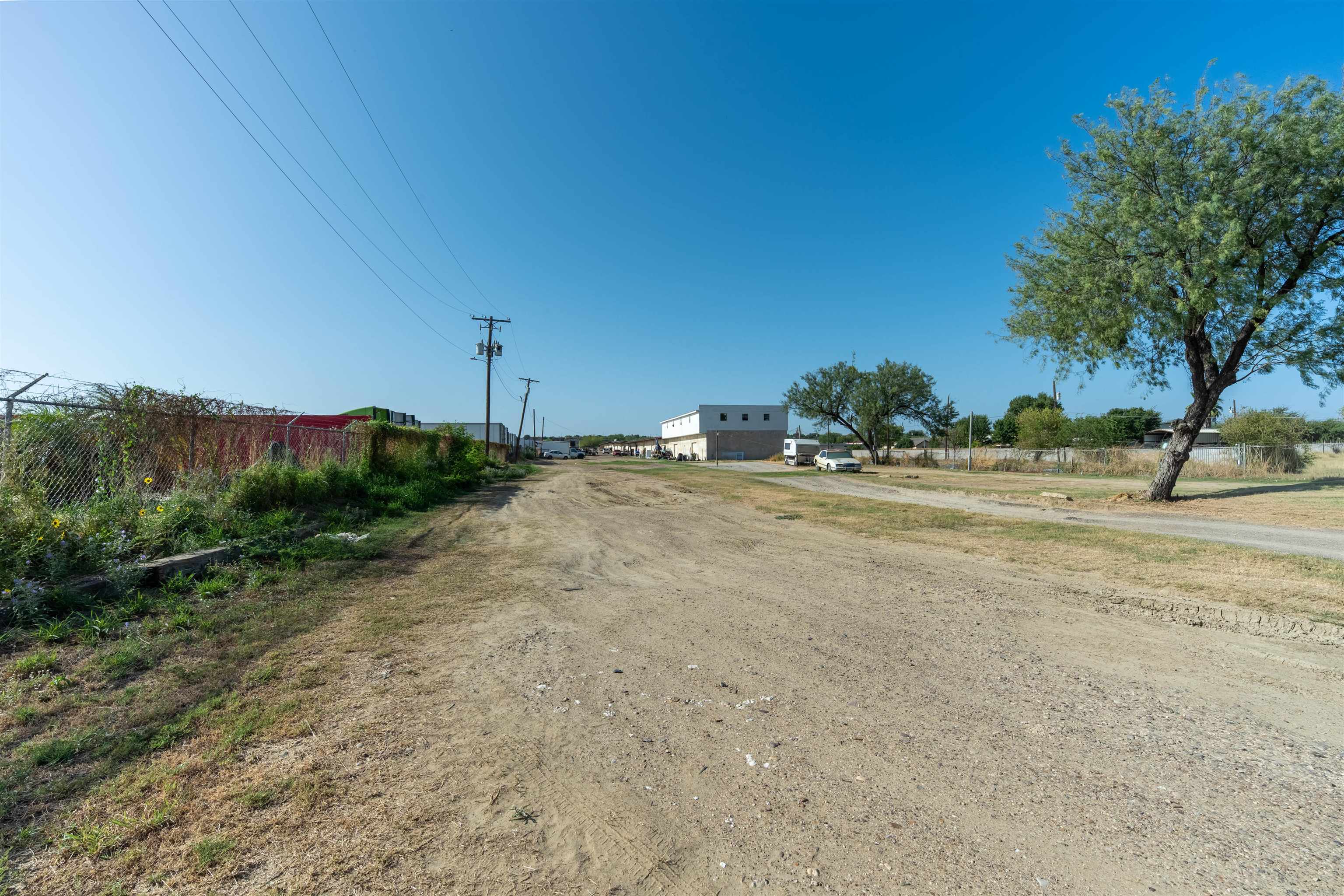 5511 E Saunders St Property Photo 22