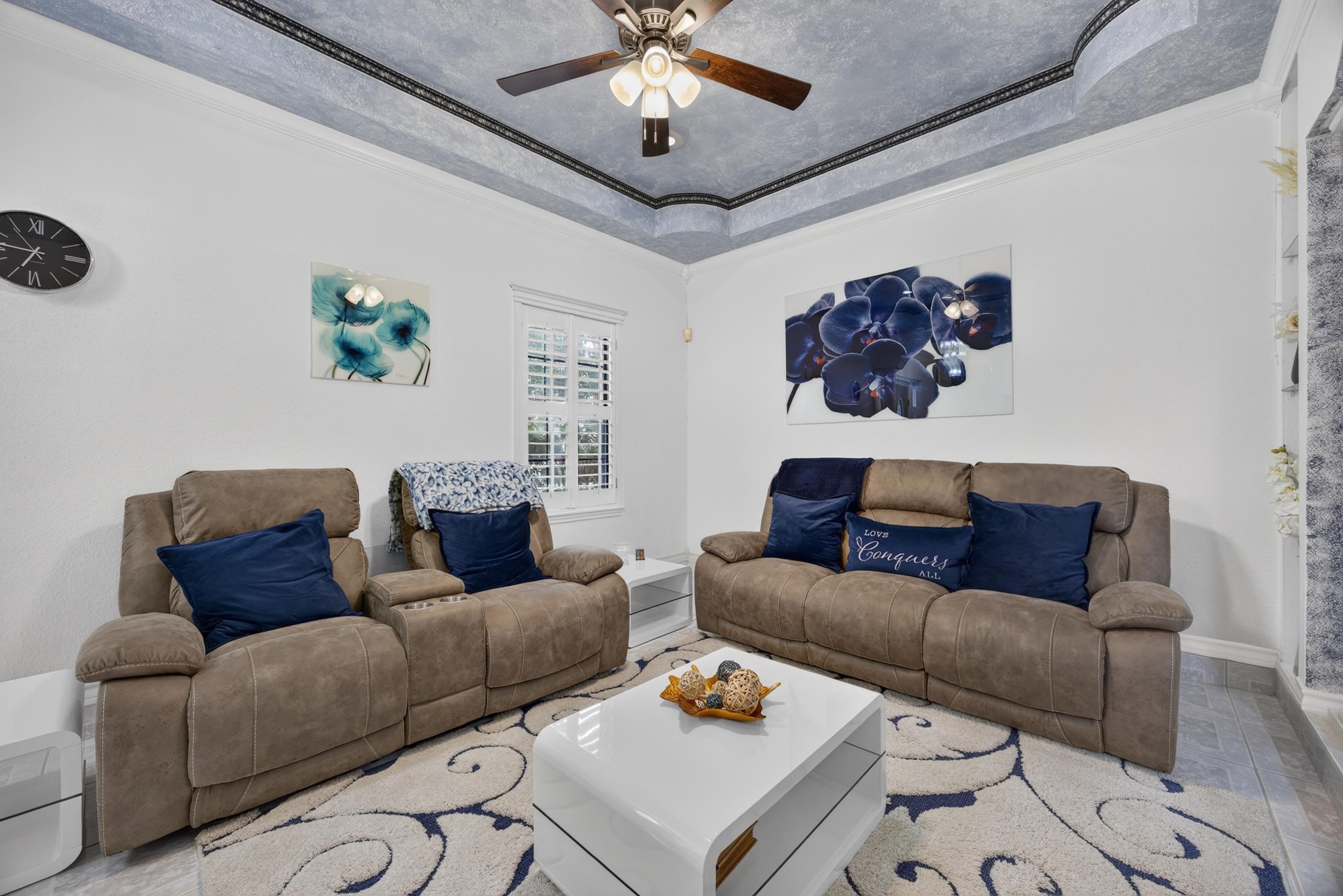9013 Cliff Dr Property Photo 3