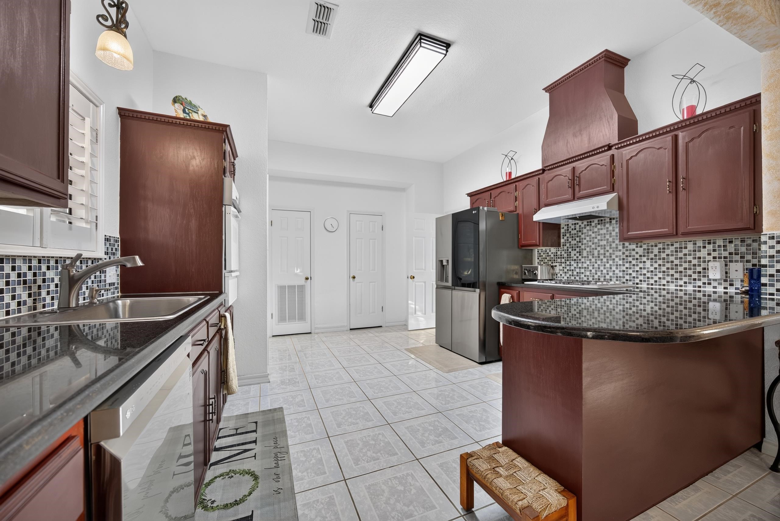 9013 Cliff Dr Property Photo 10