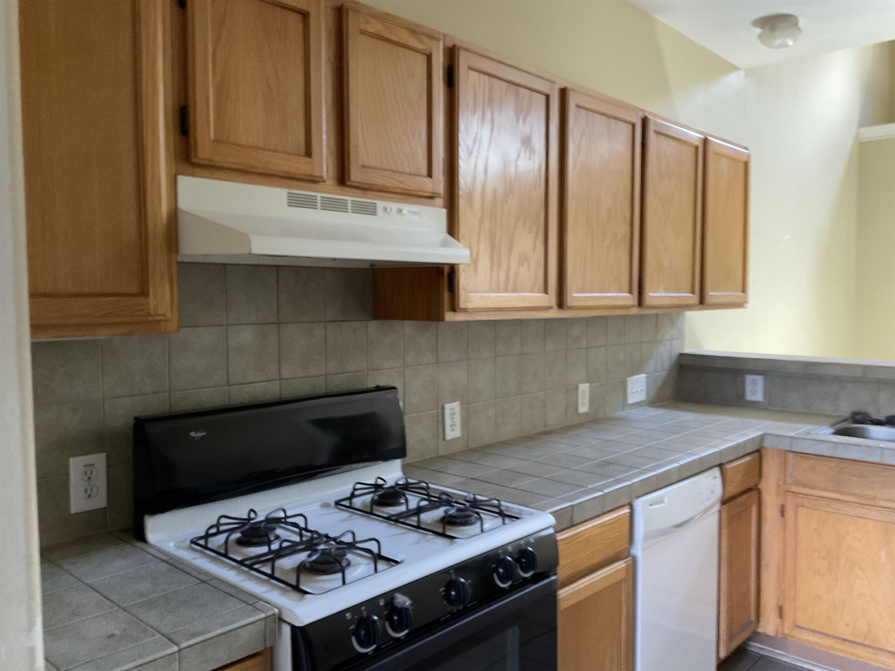 2445 Monarch Dr 301 Property Photo 6