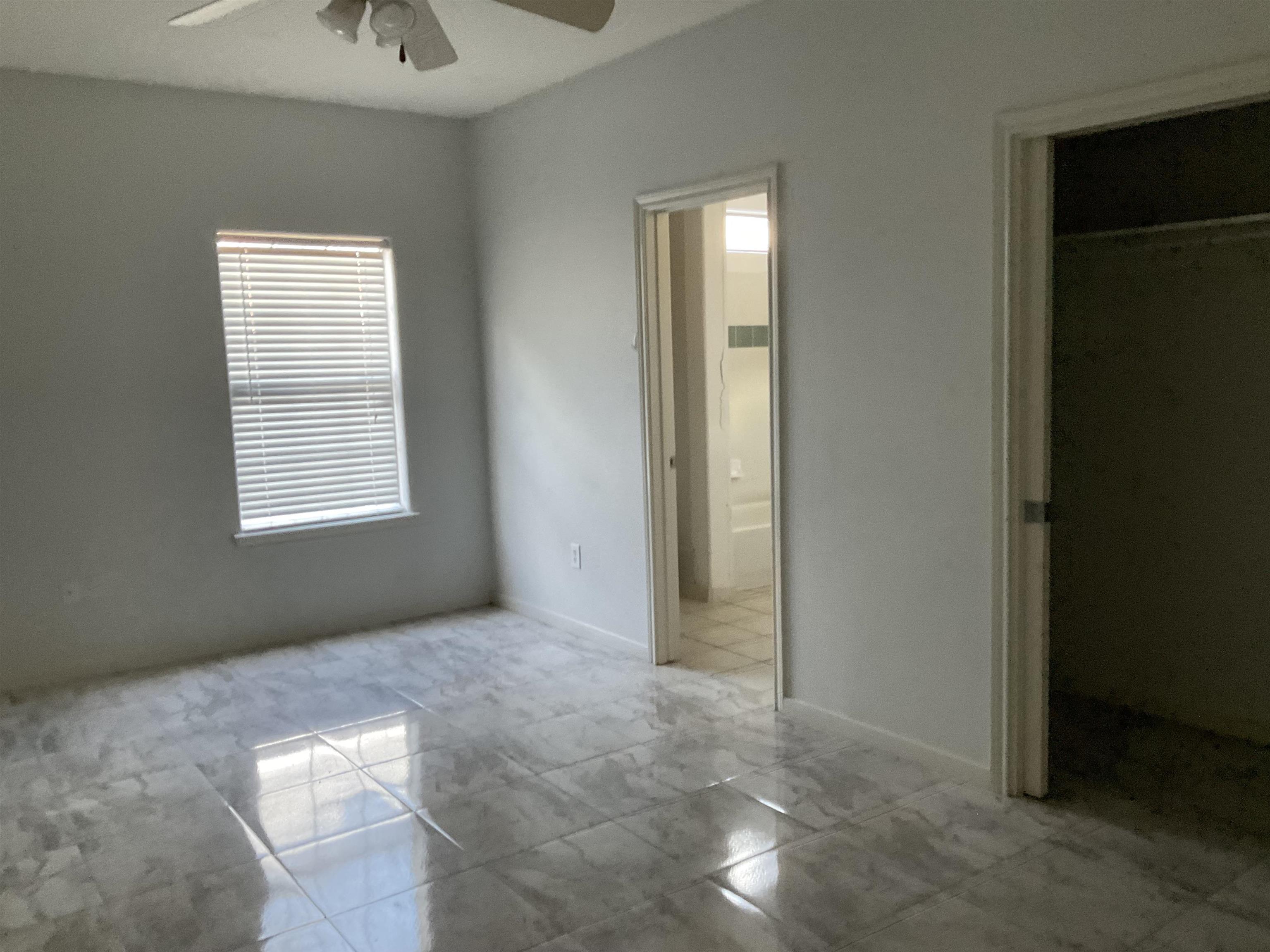 2445 Monarch Dr 301 Property Photo 8