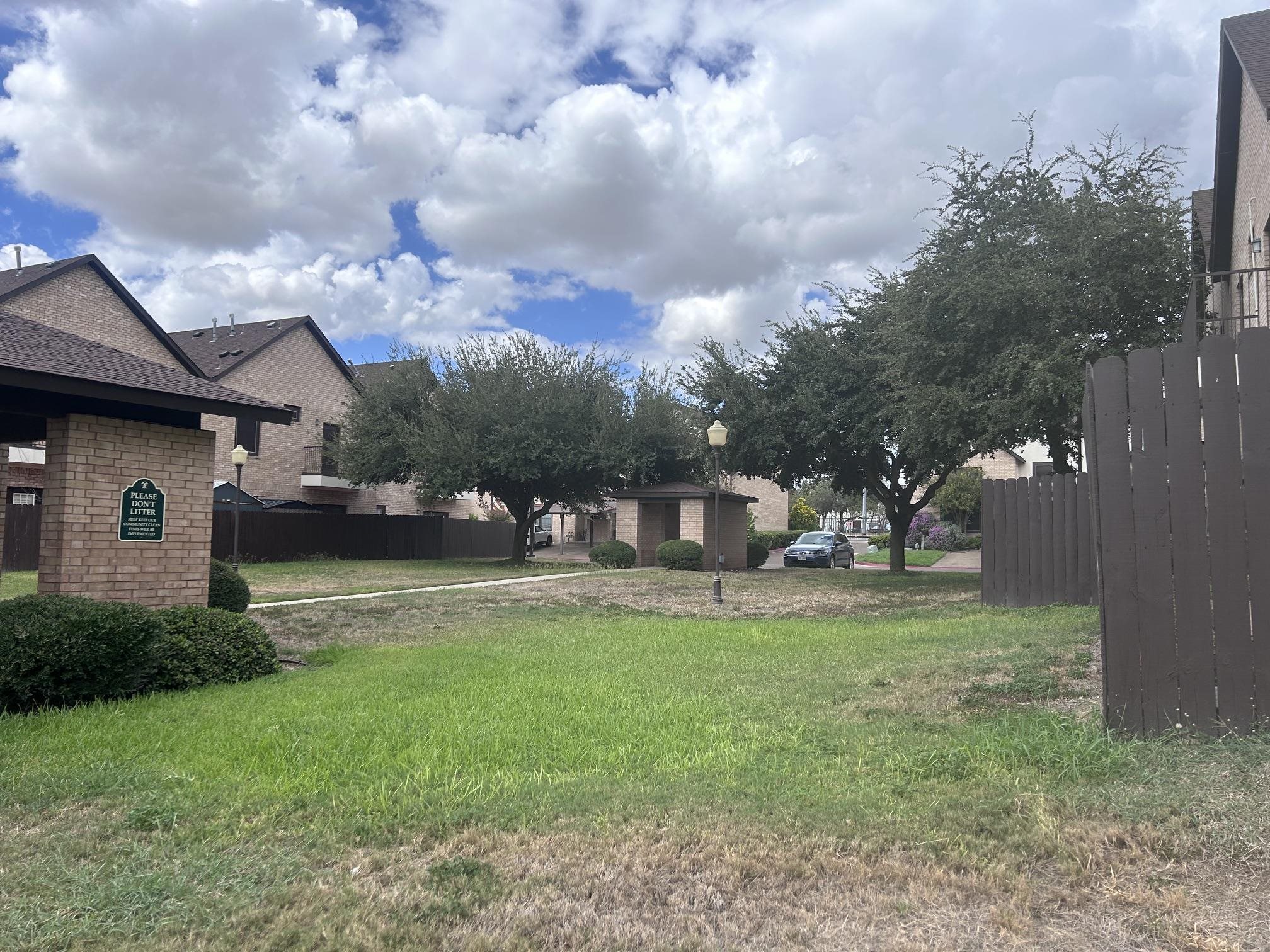 2445 Monarch Dr 301 Property Photo 21