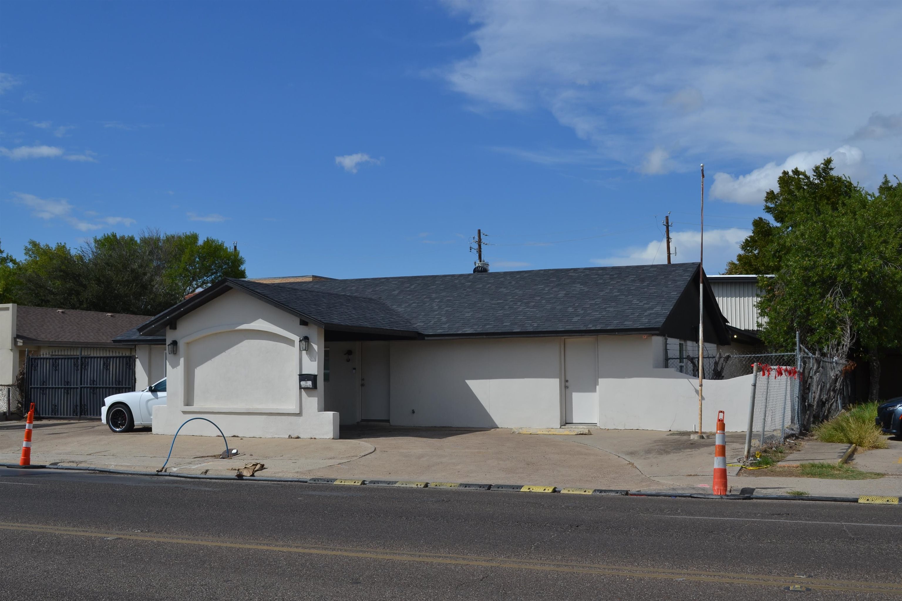 104 W Calton Rd Property Photo 1