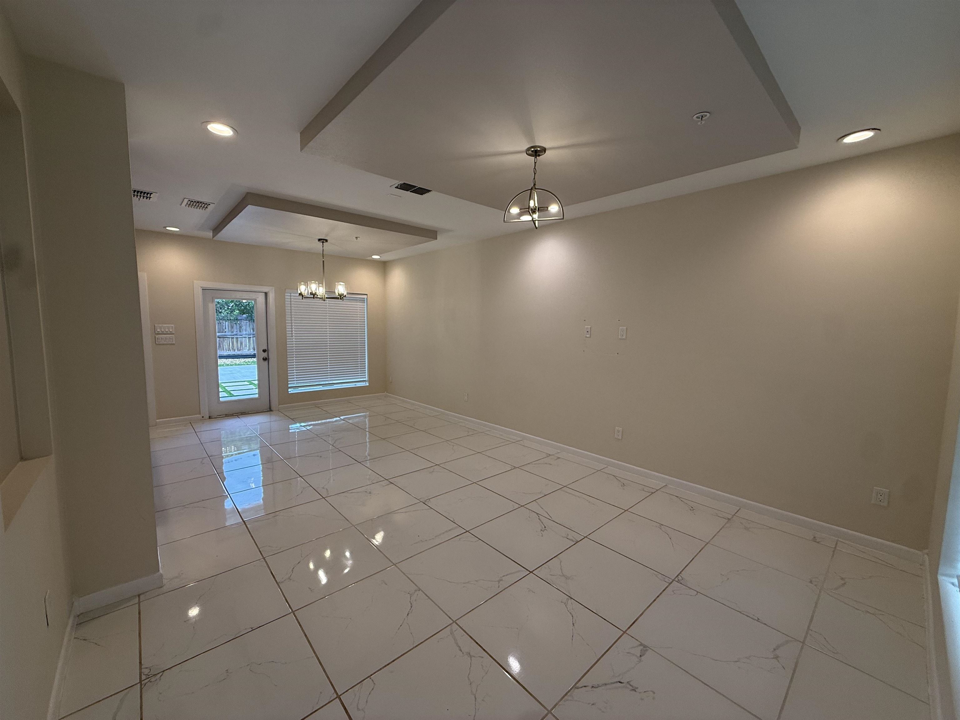504 Gale Ct D401 Property Photo 2