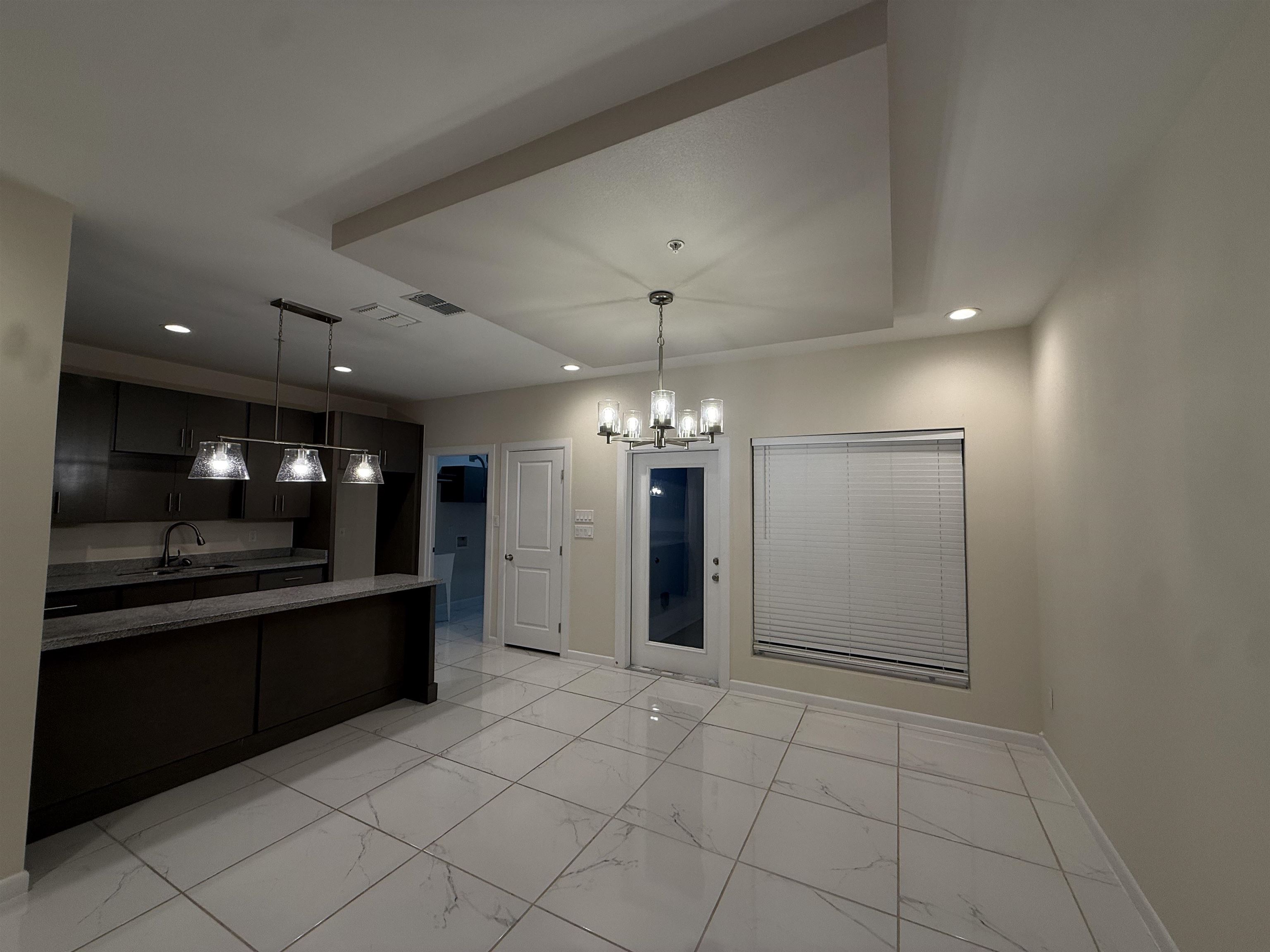 504 Gale Ct D401 Property Photo 5